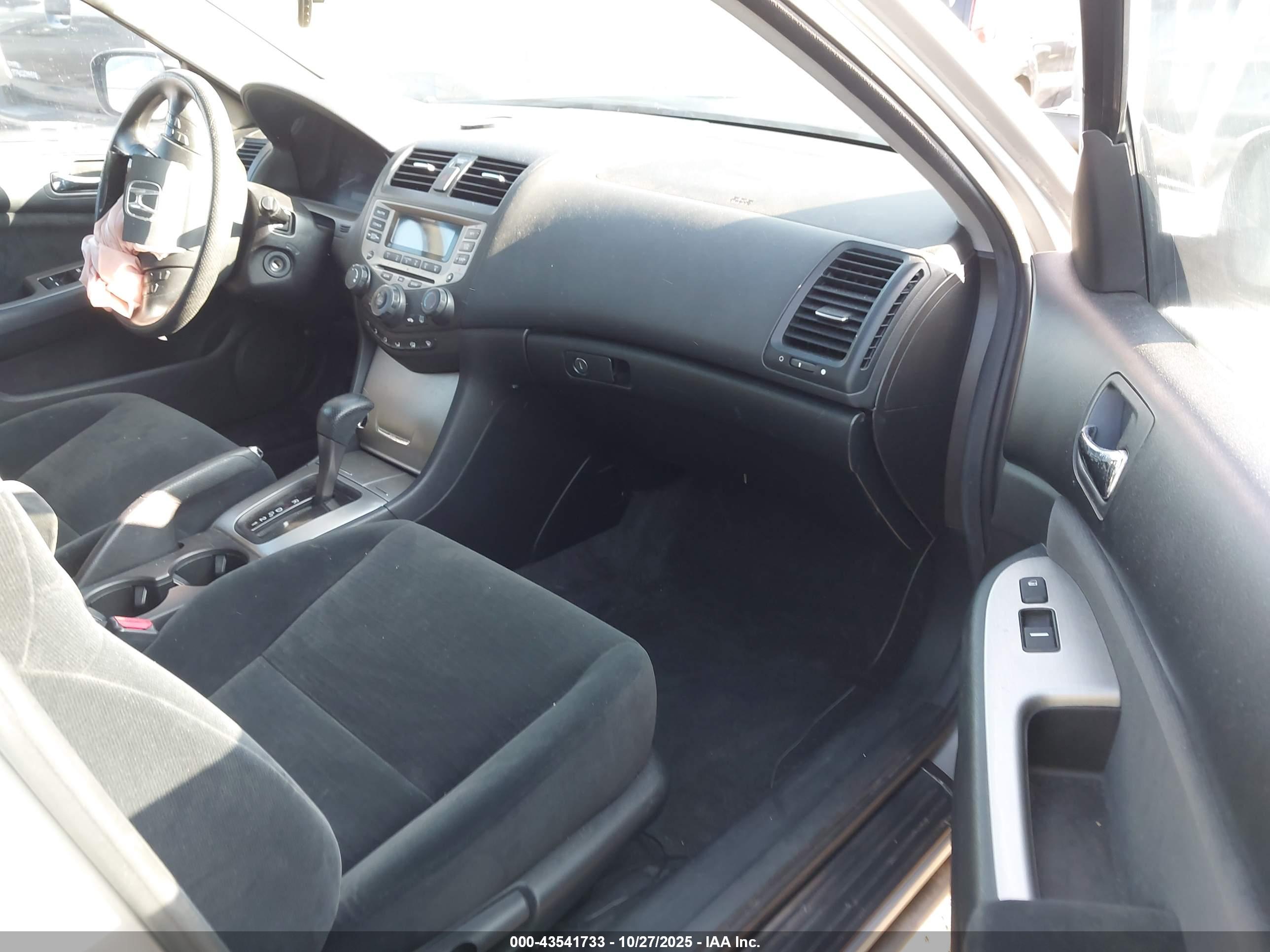 HONDA ACCORD image 5