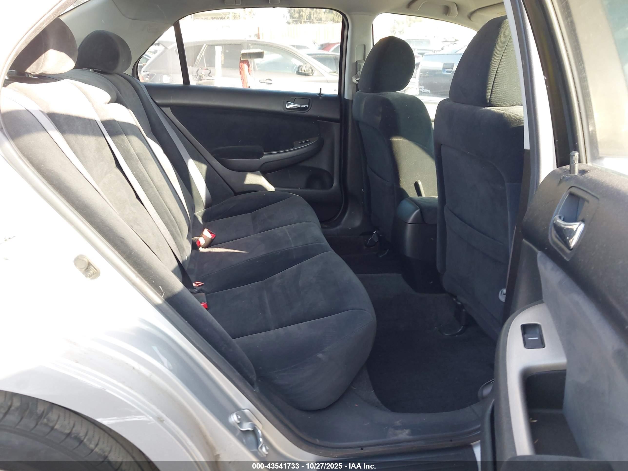 HONDA ACCORD image 8