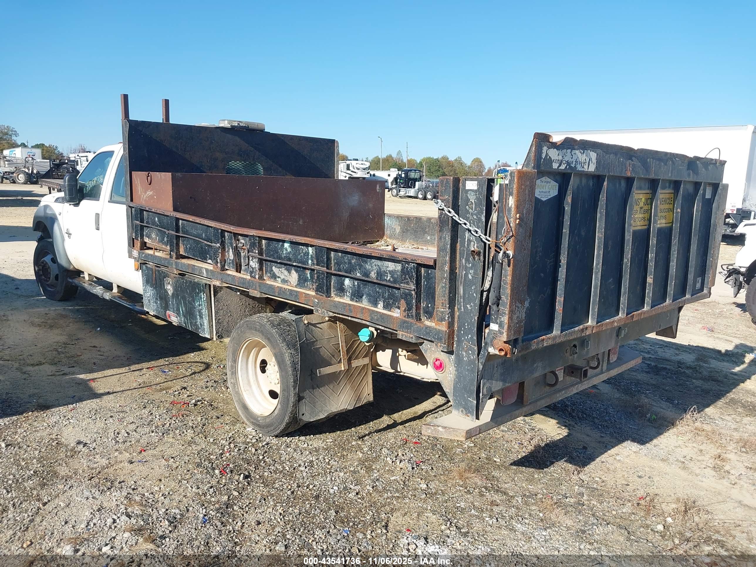 FORD F-550 image 3