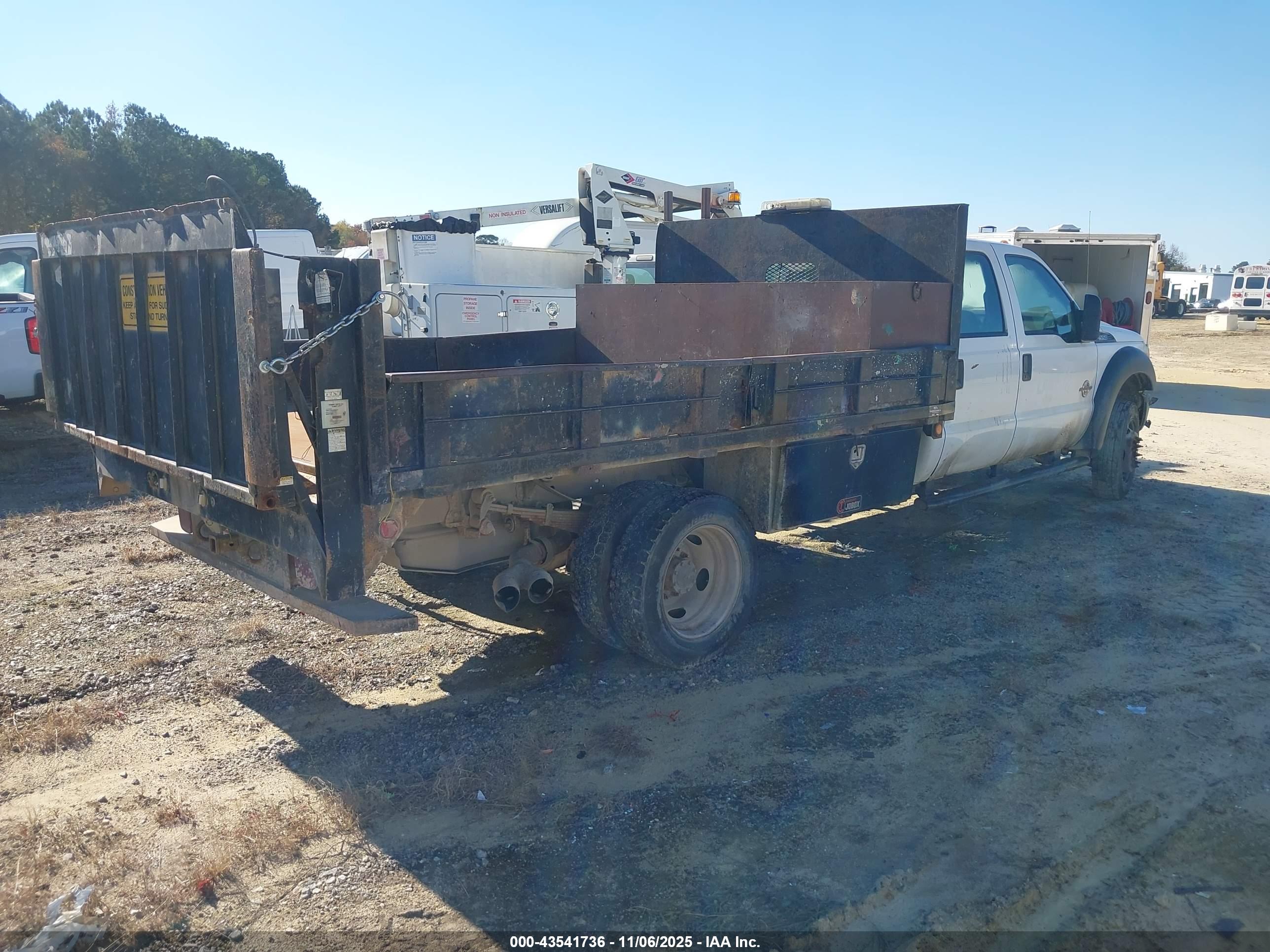 FORD F-550 image 4