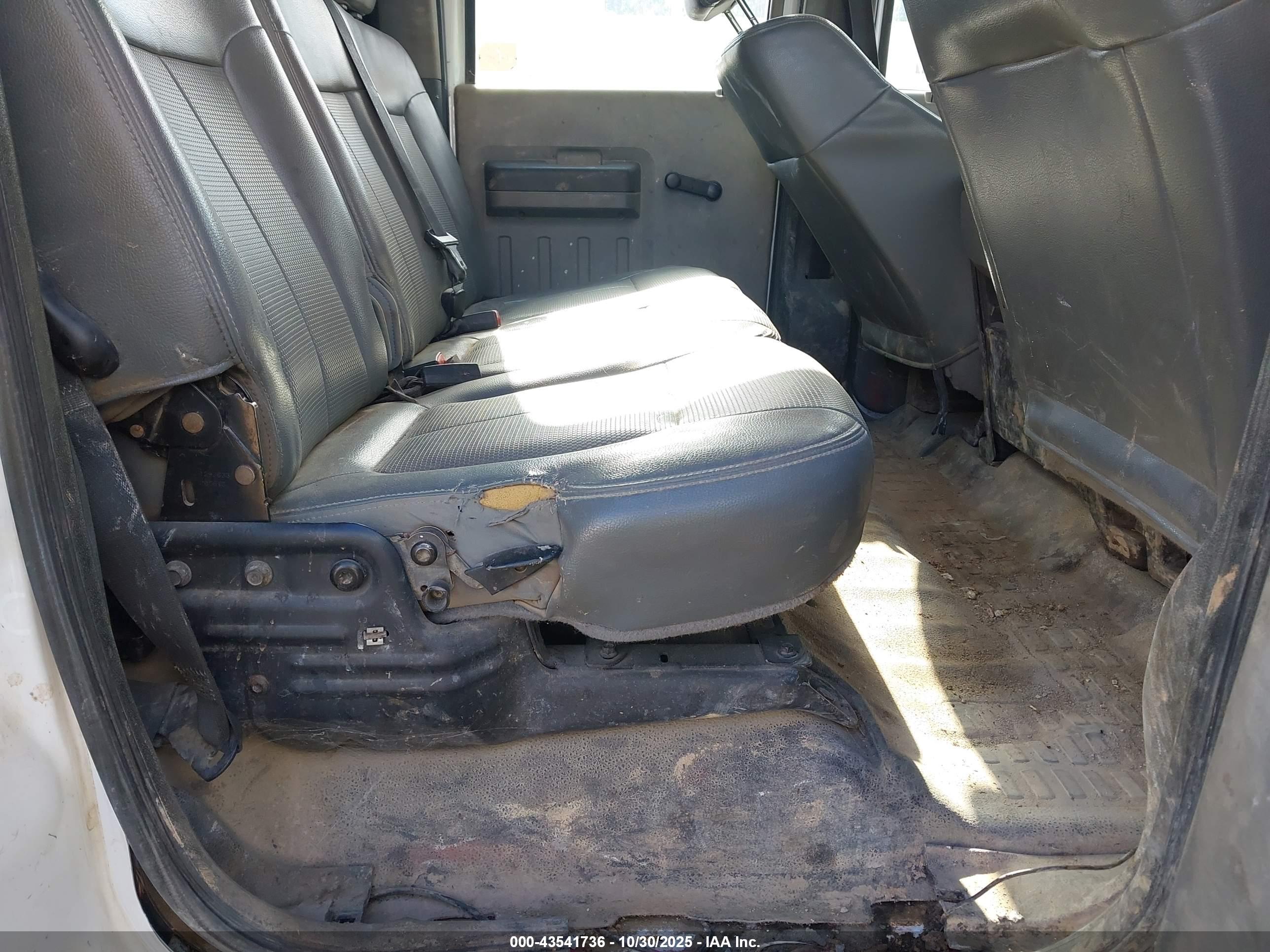 FORD F-550 image 7