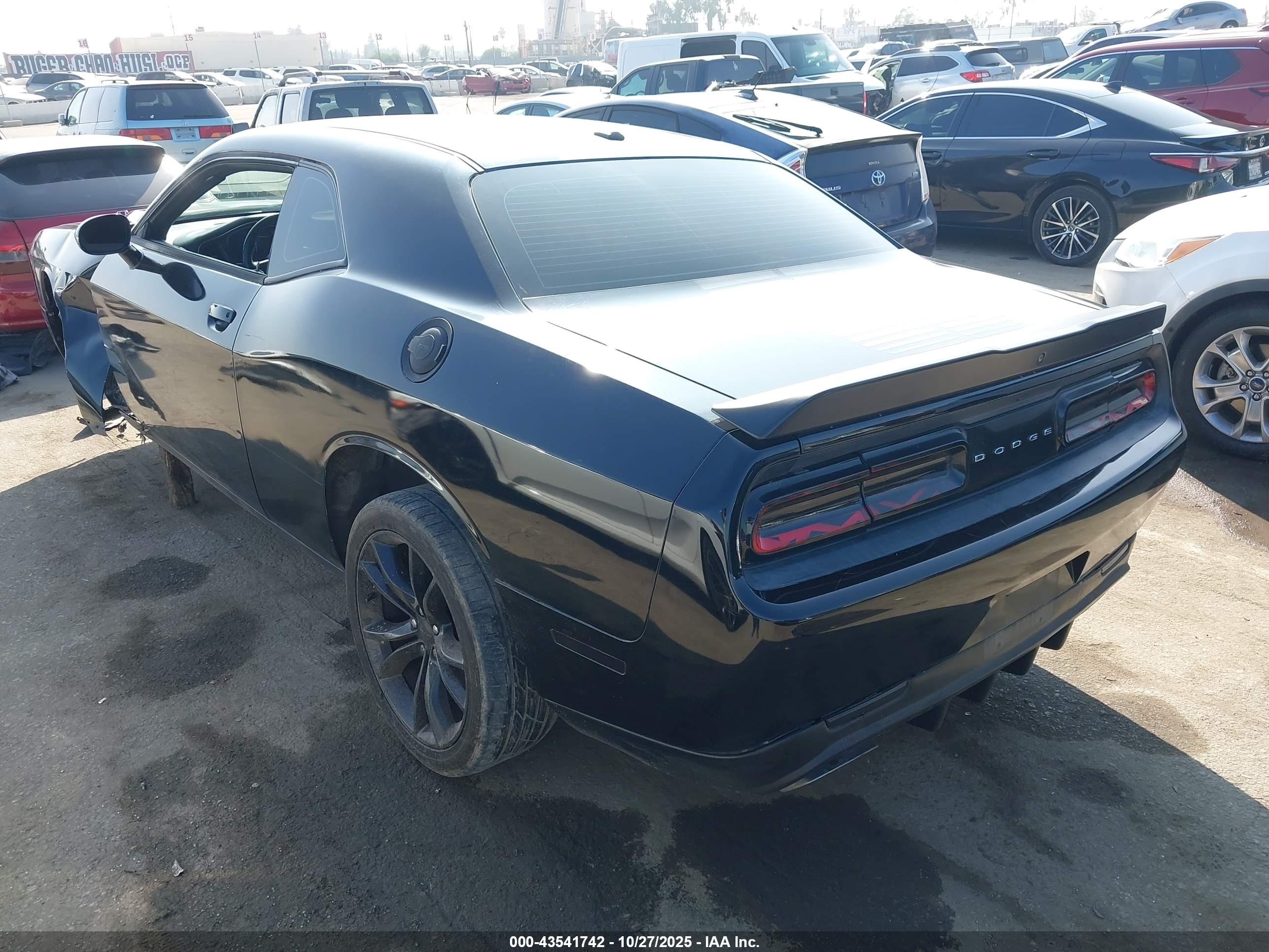 DODGE CHALLENGER image 3