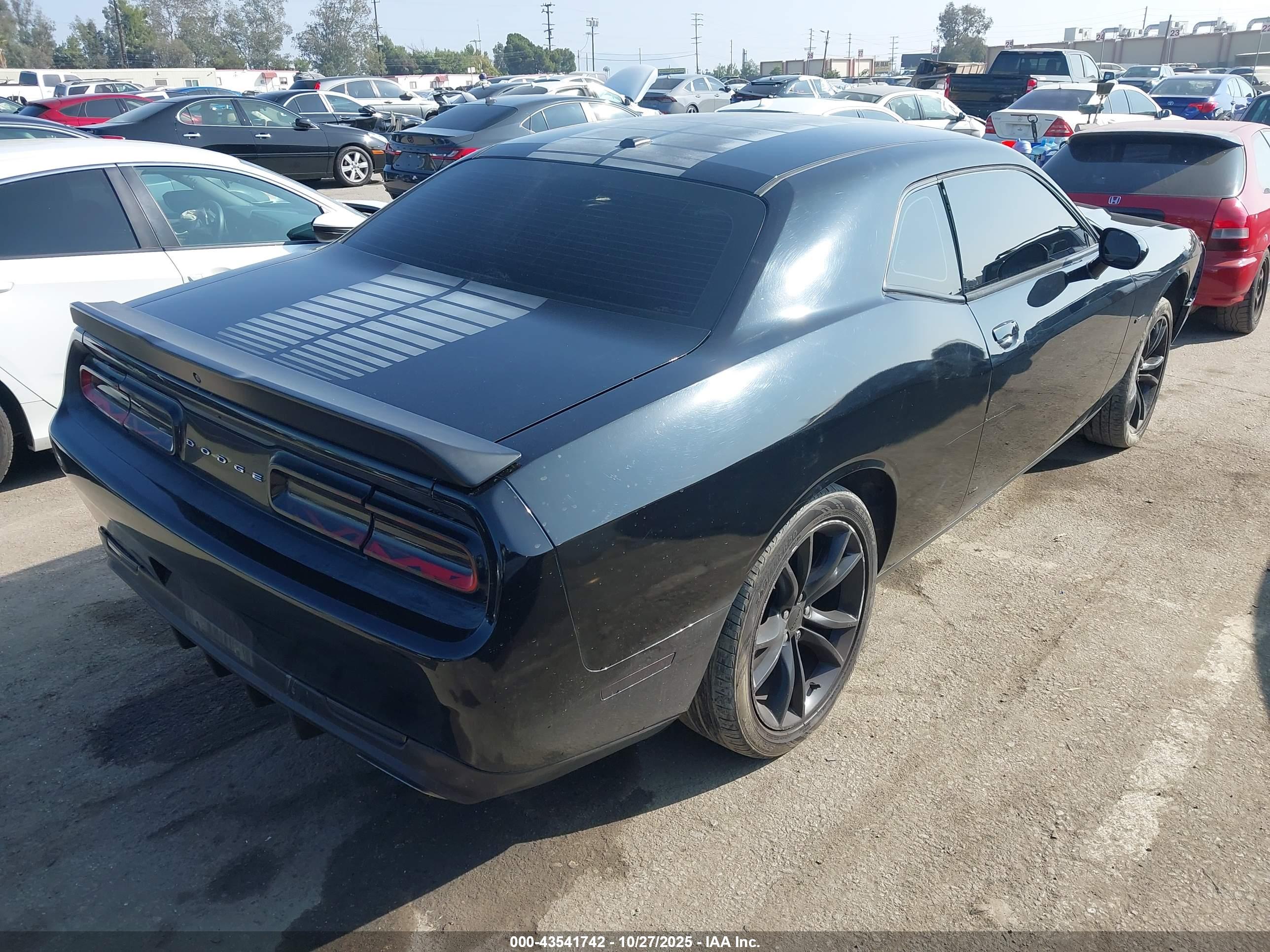 DODGE CHALLENGER image 4