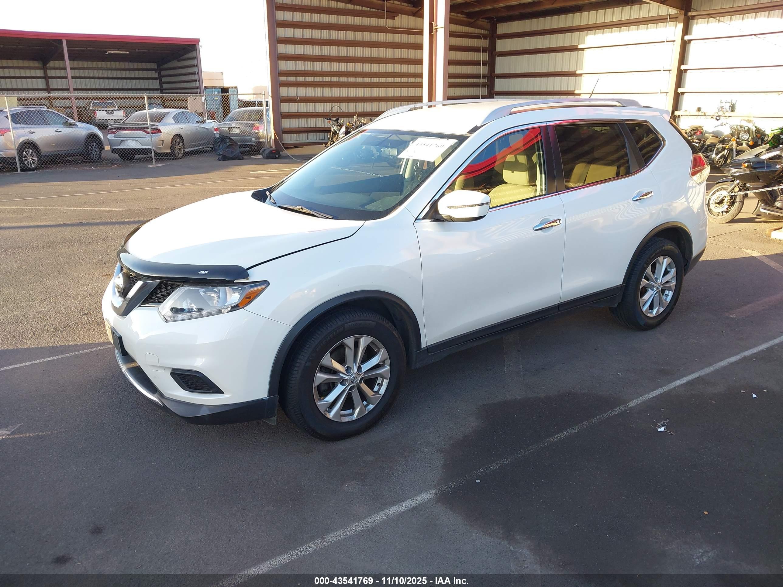 NISSAN ROGUE image 2