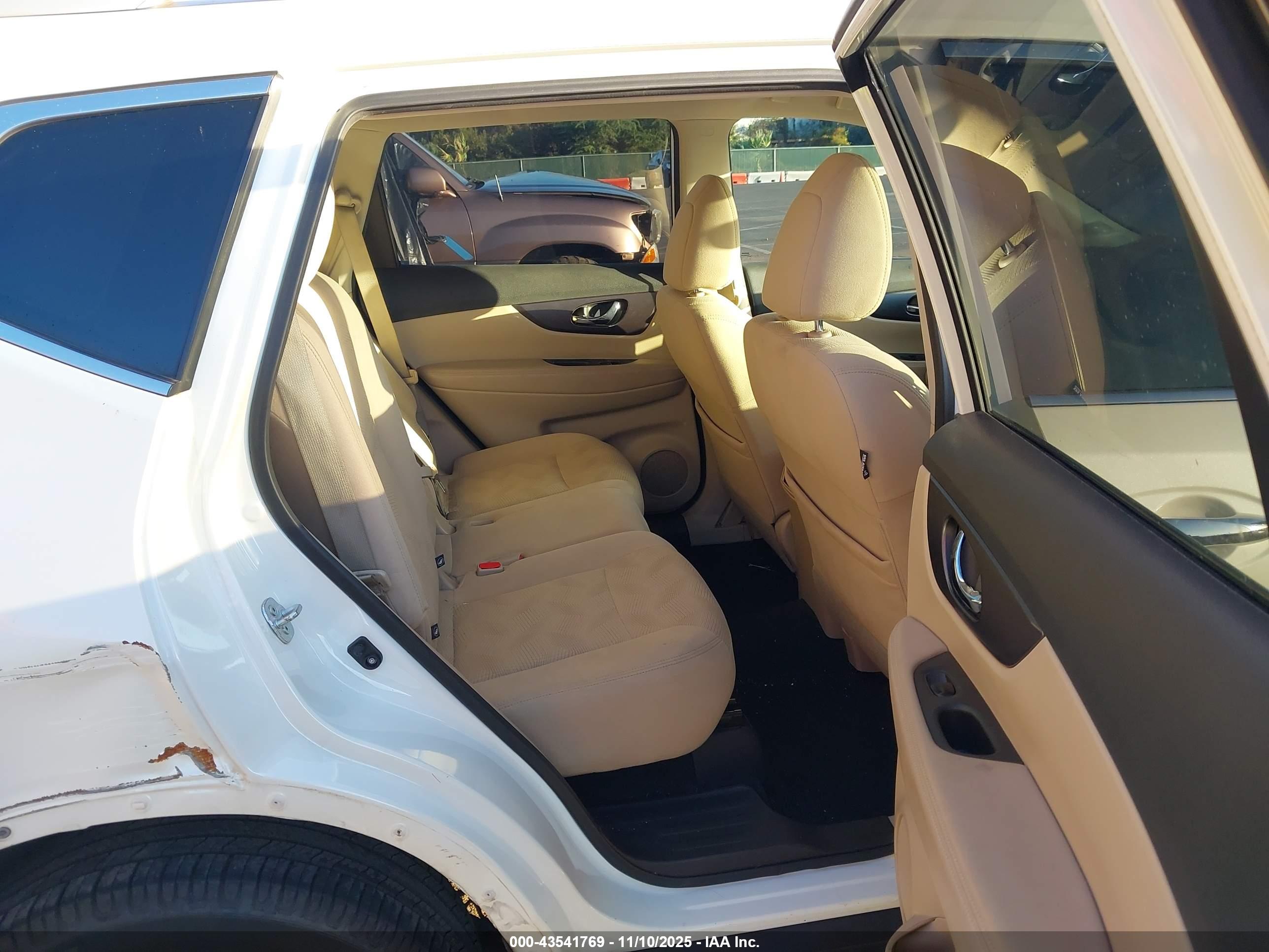 NISSAN ROGUE image 8