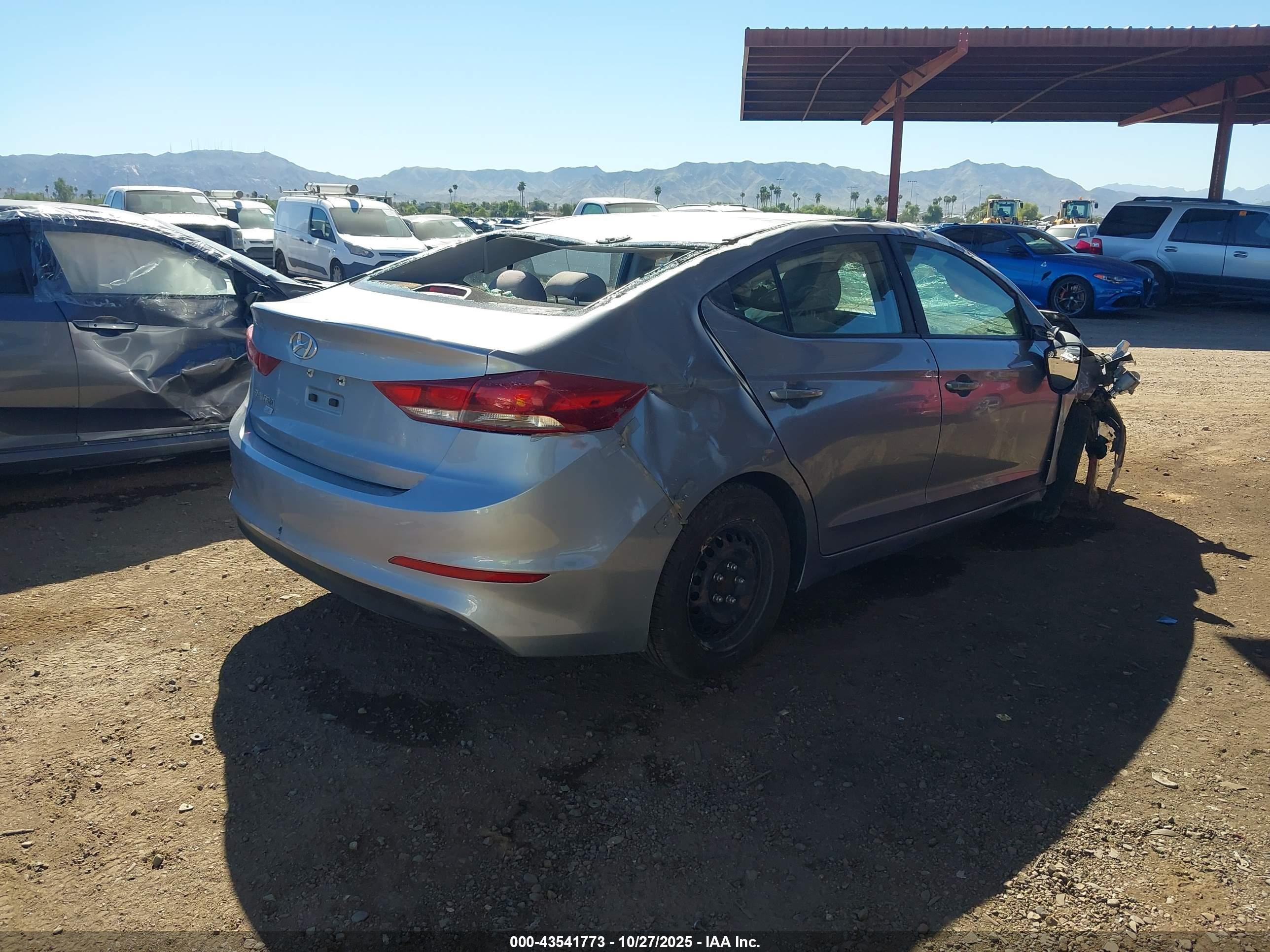 HYUNDAI ELANTRA image 4