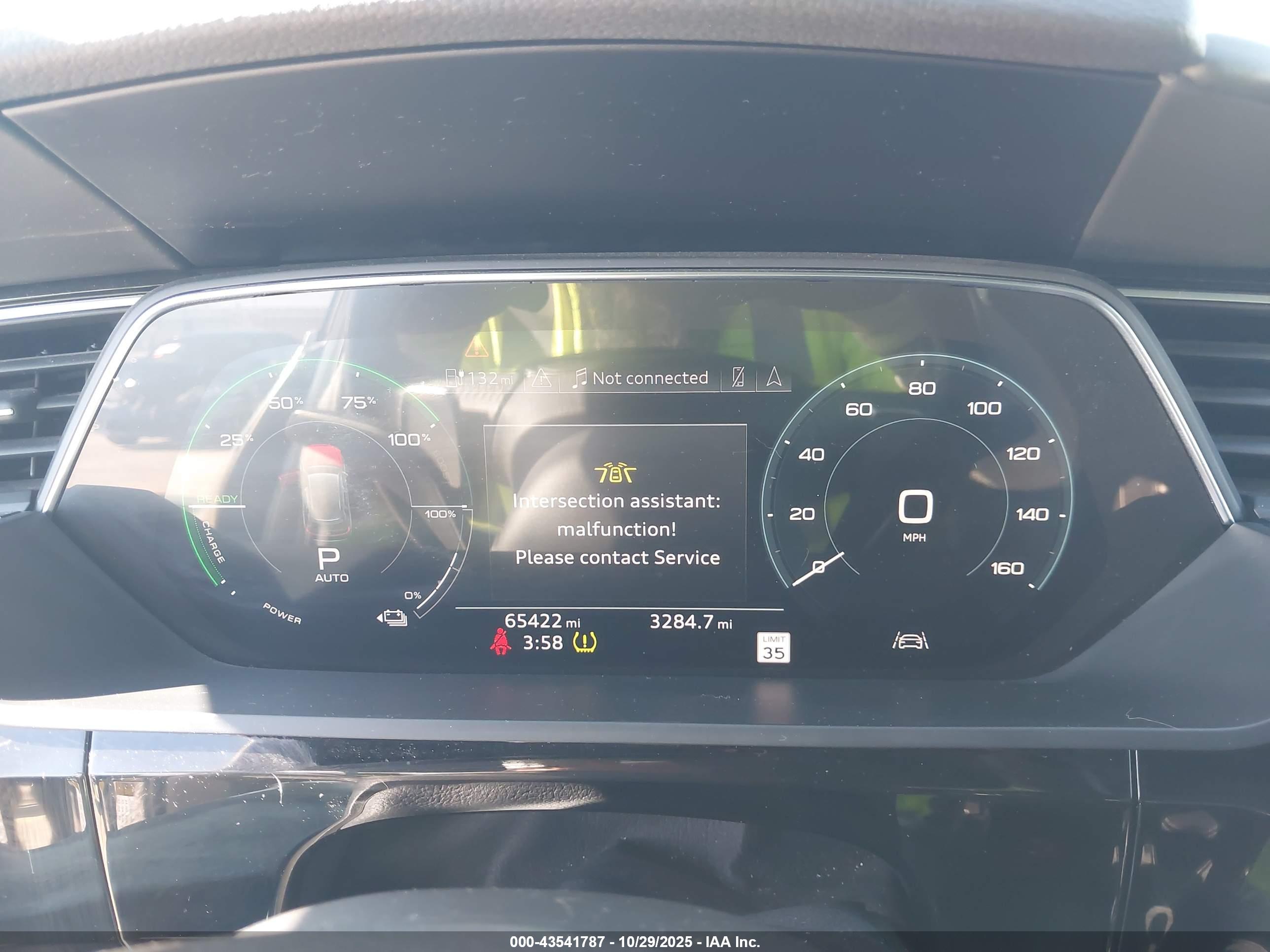 AUDI E-TRON image 7