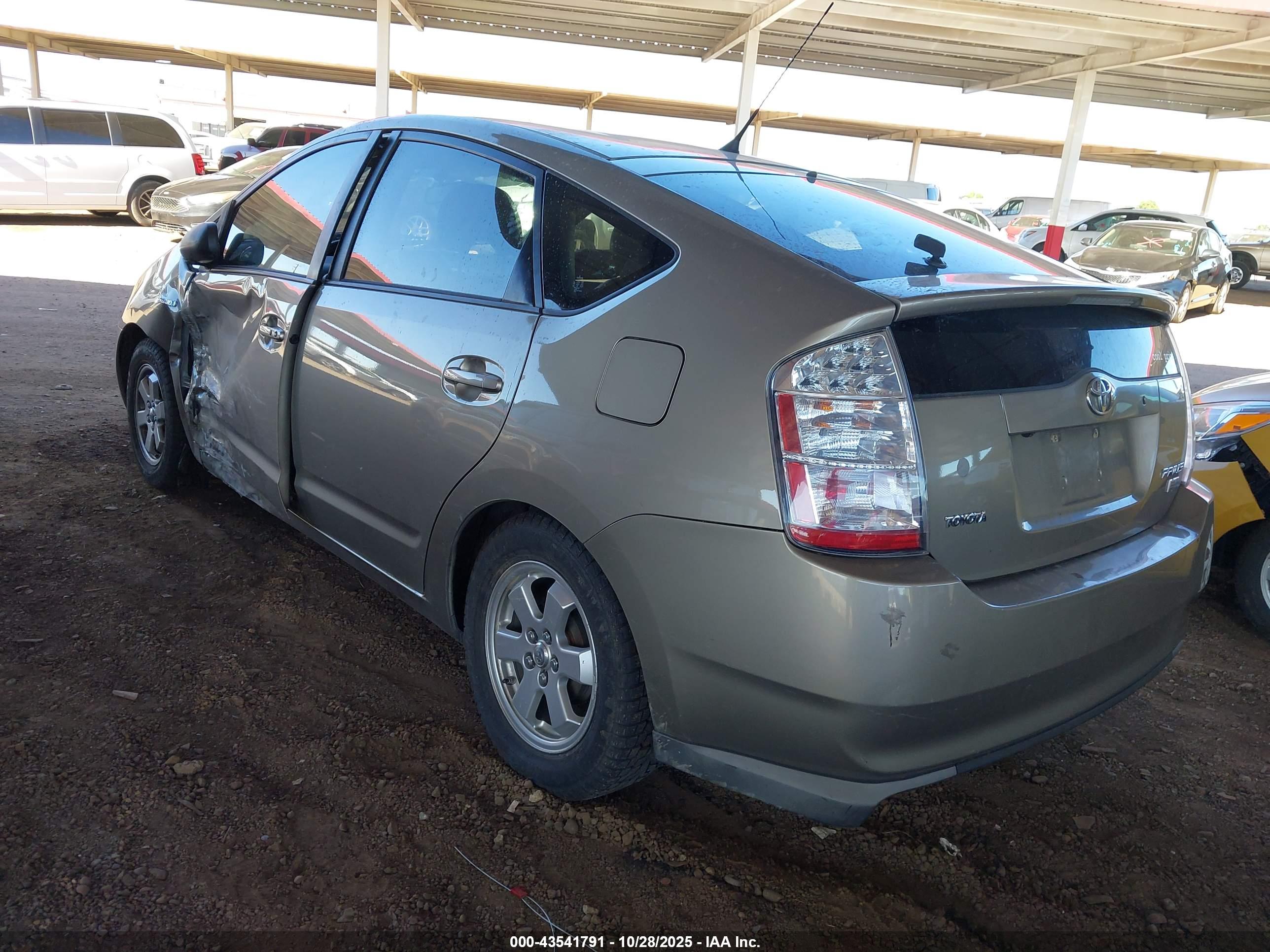 TOYOTA PRIUS image 3