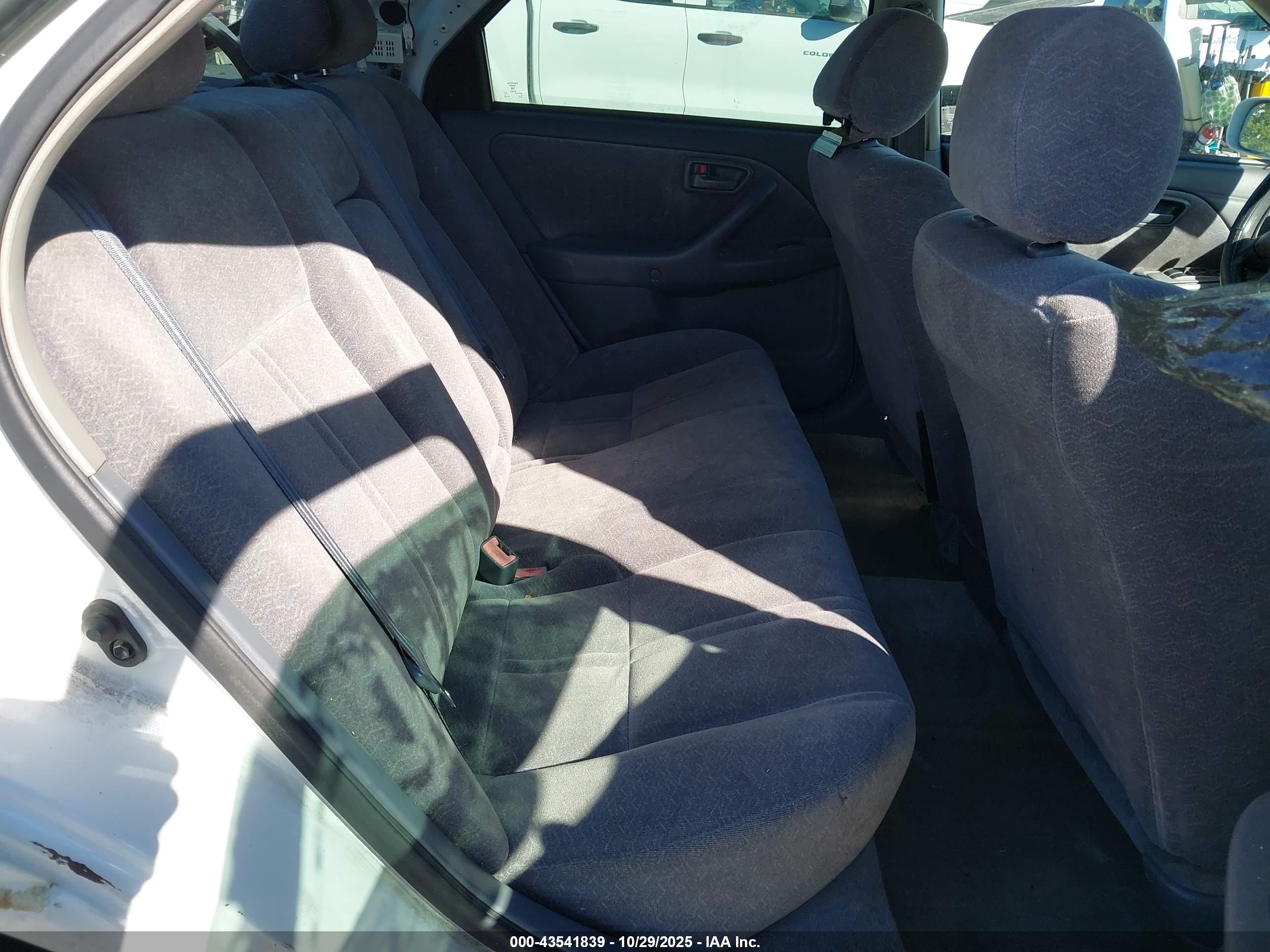 TOYOTA CAMRY image 8