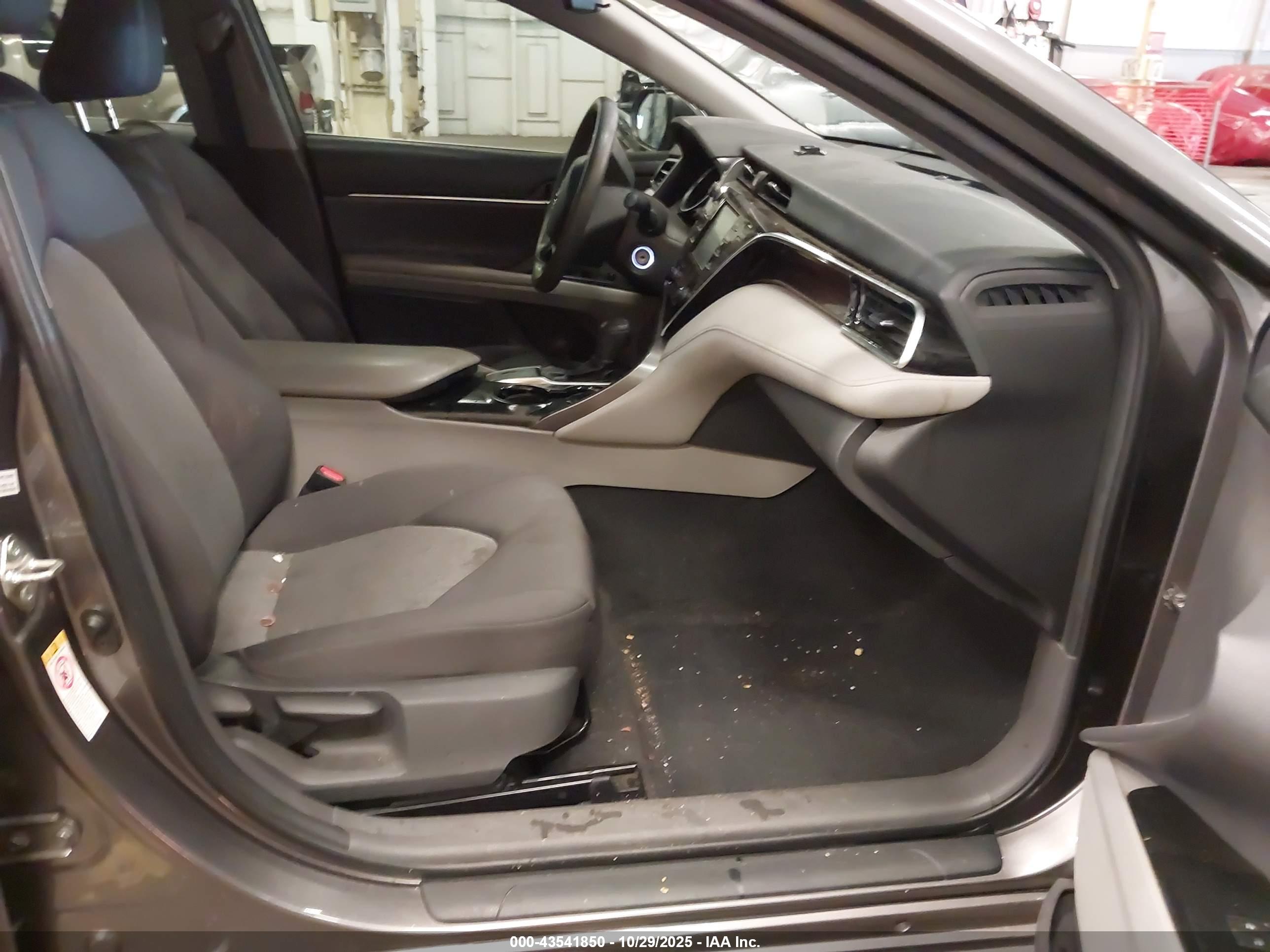 TOYOTA CAMRY image 5