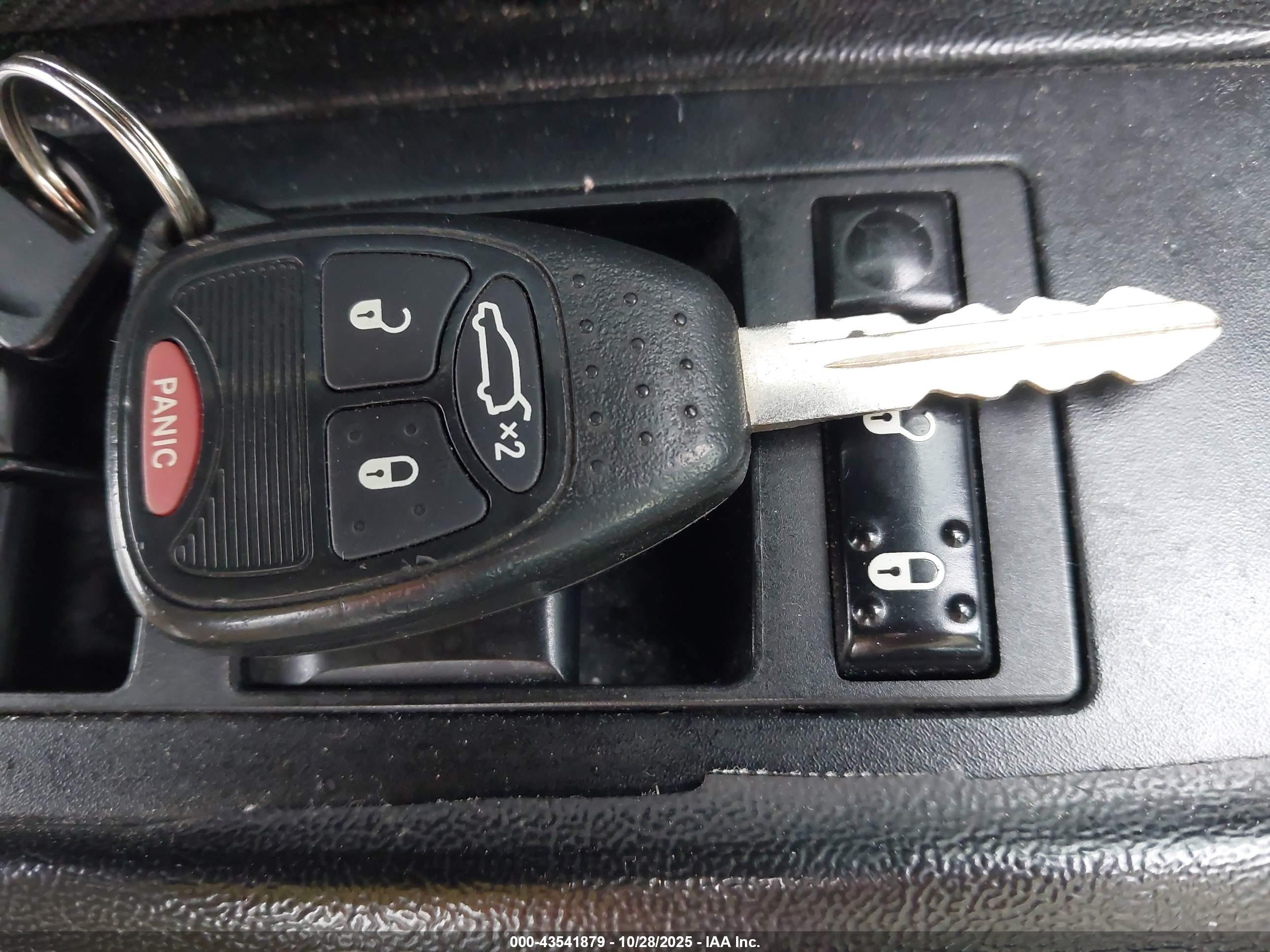 DODGE AVENGER image 11