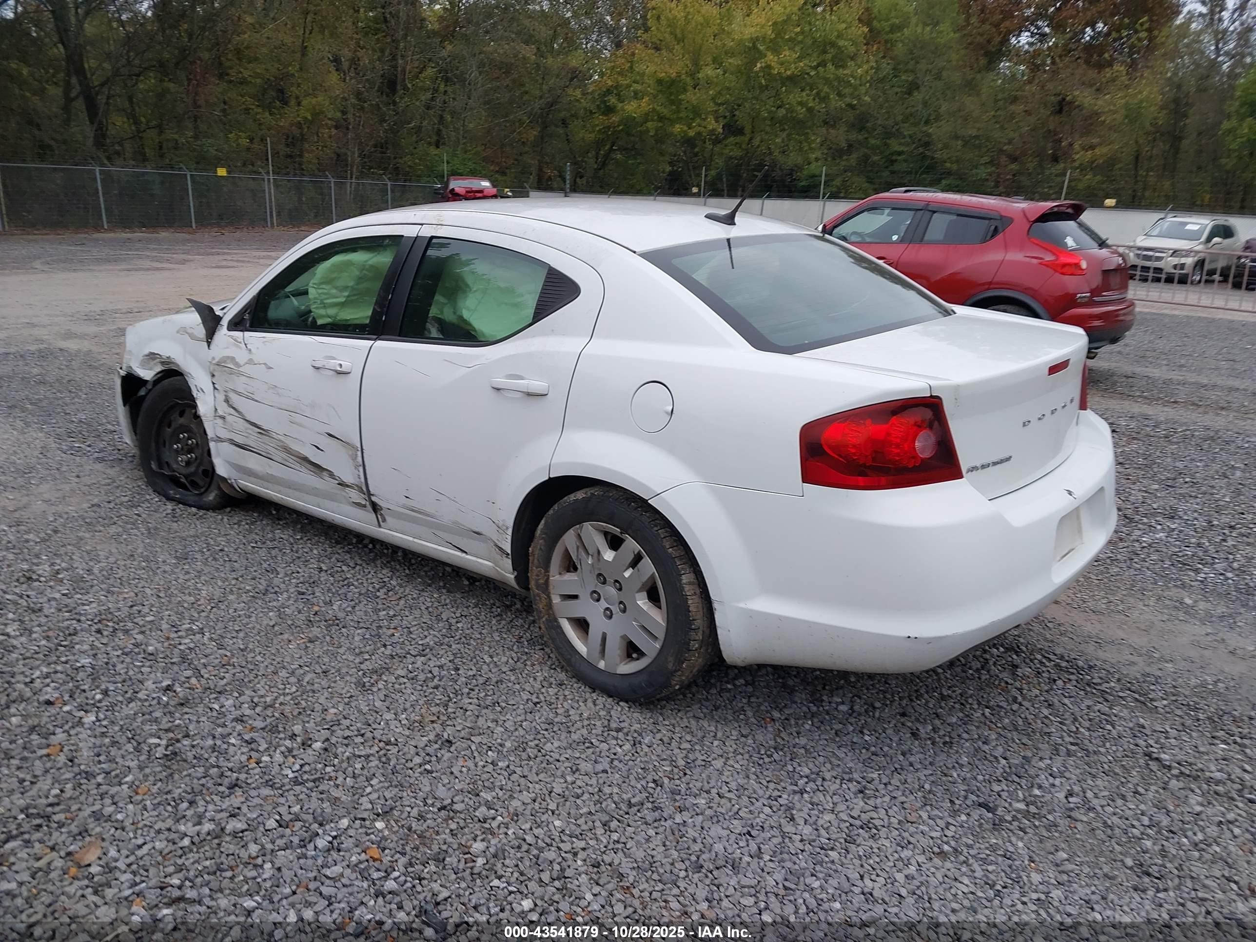 DODGE AVENGER image 3