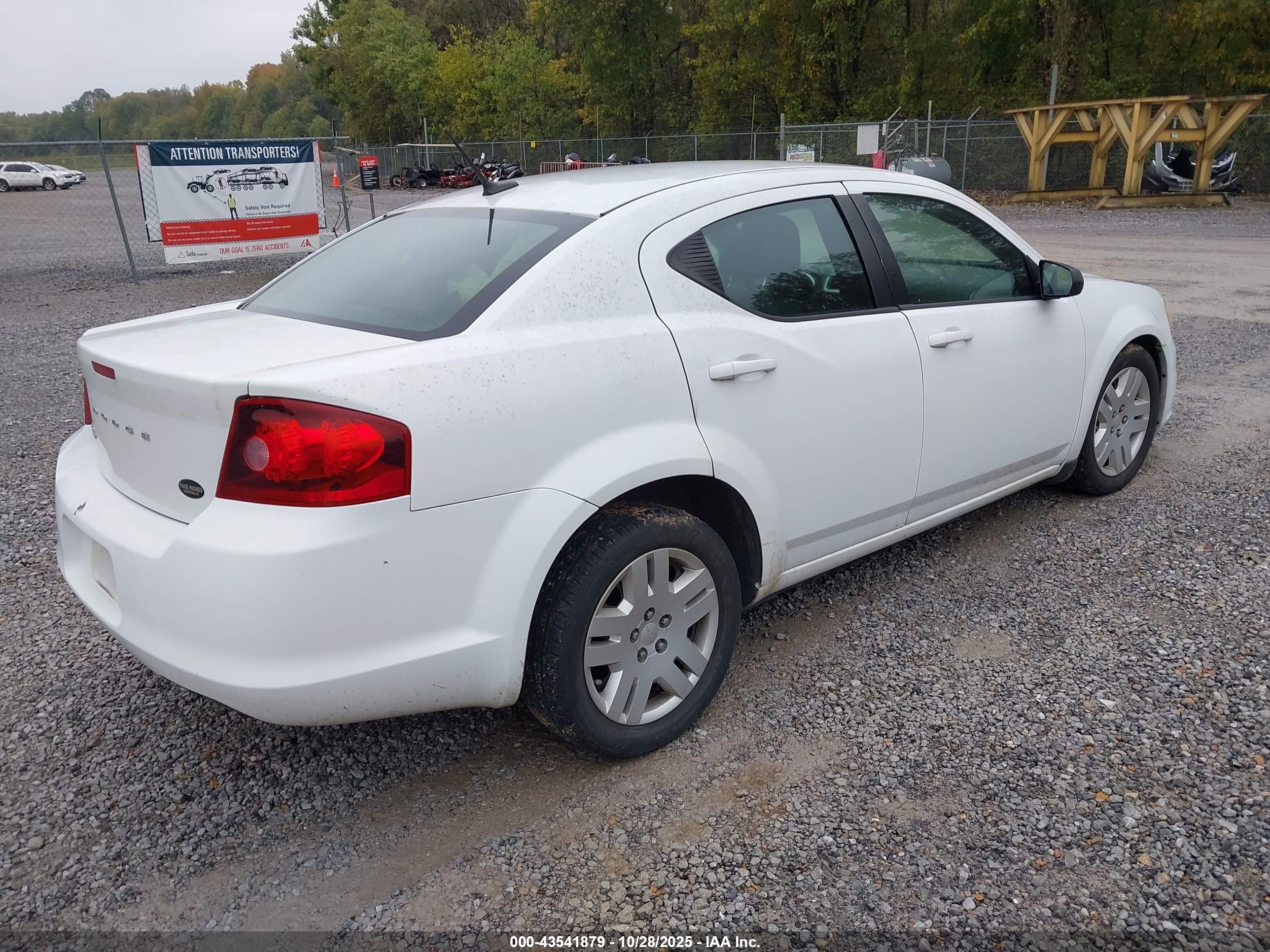 DODGE AVENGER image 4
