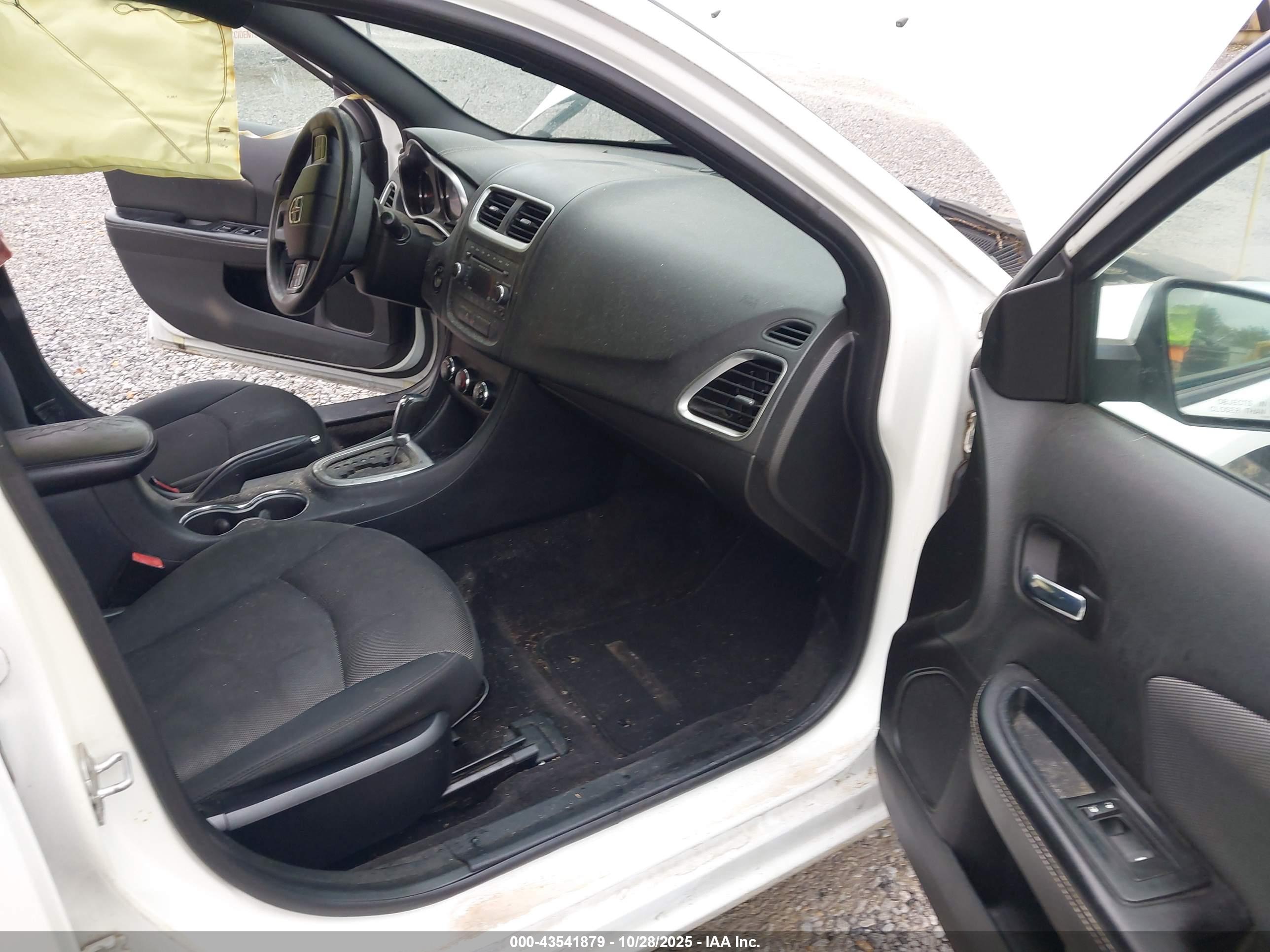 DODGE AVENGER image 5