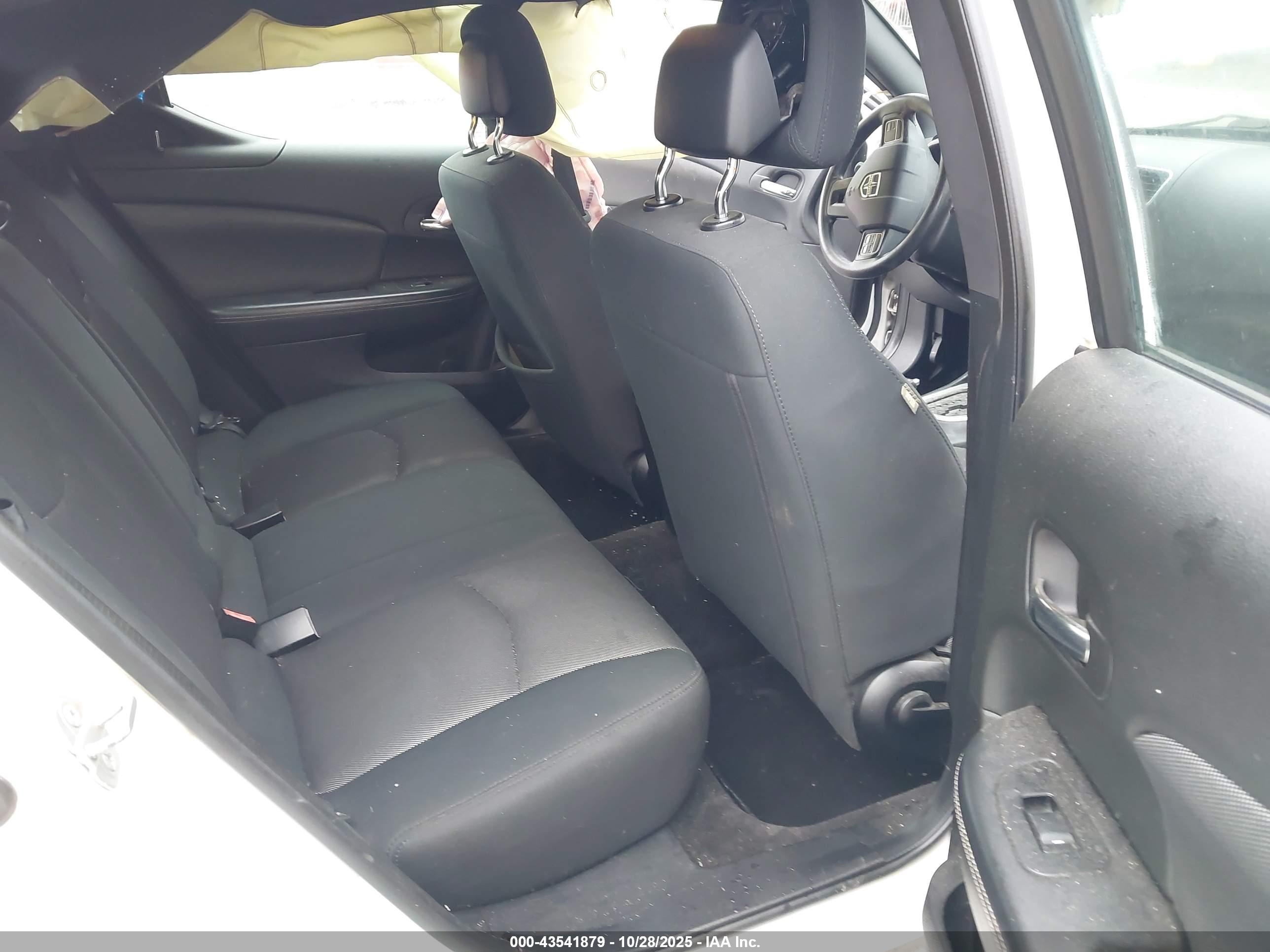 DODGE AVENGER image 8