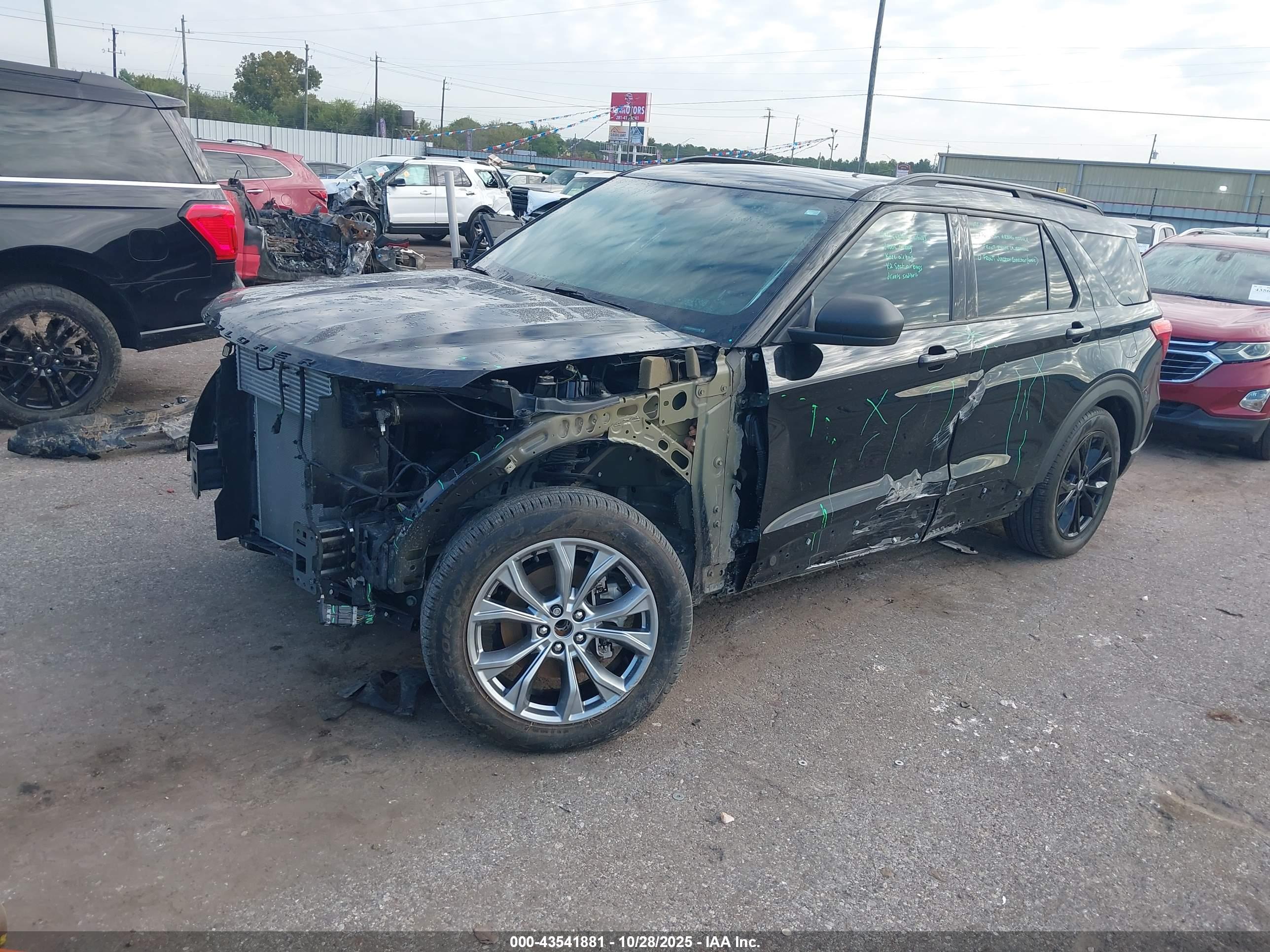 FORD EXPLORER image 2