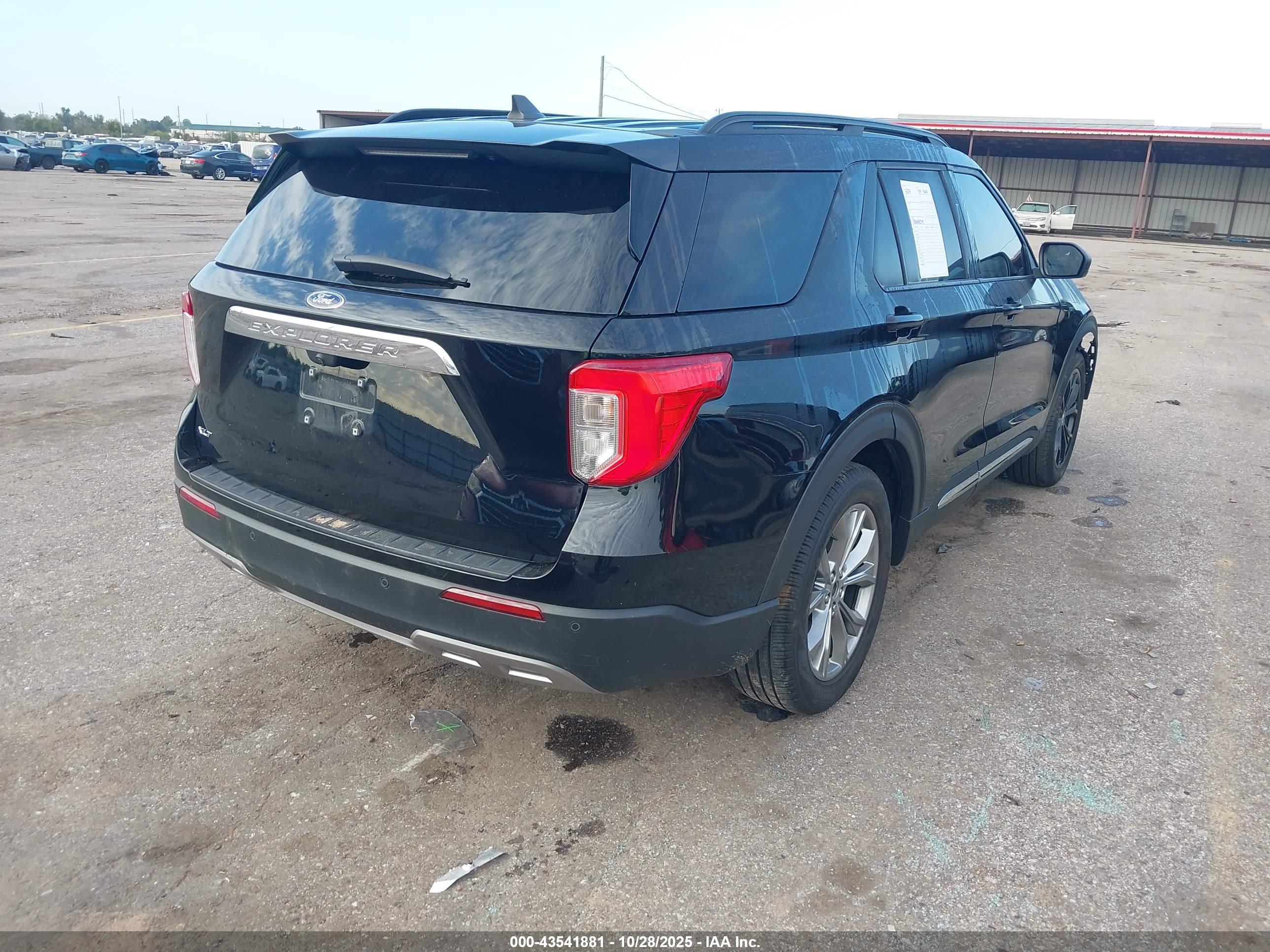 FORD EXPLORER image 4
