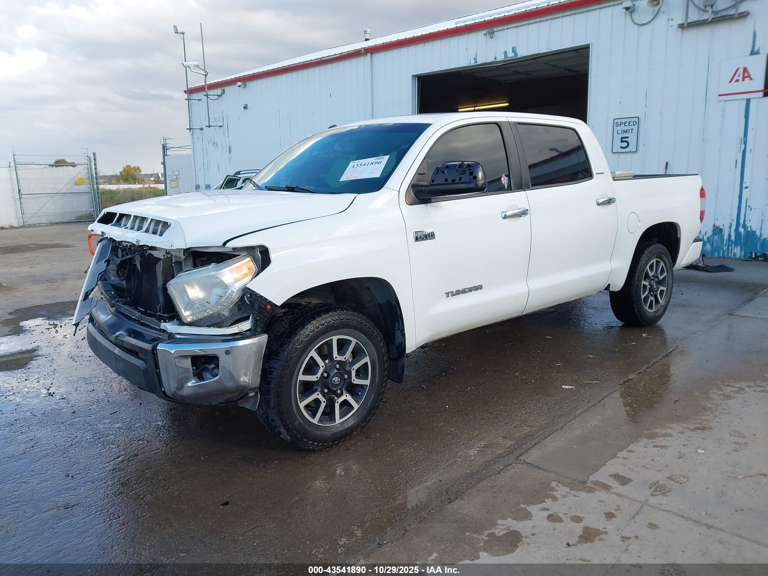 TOYOTA TUNDRA image 2