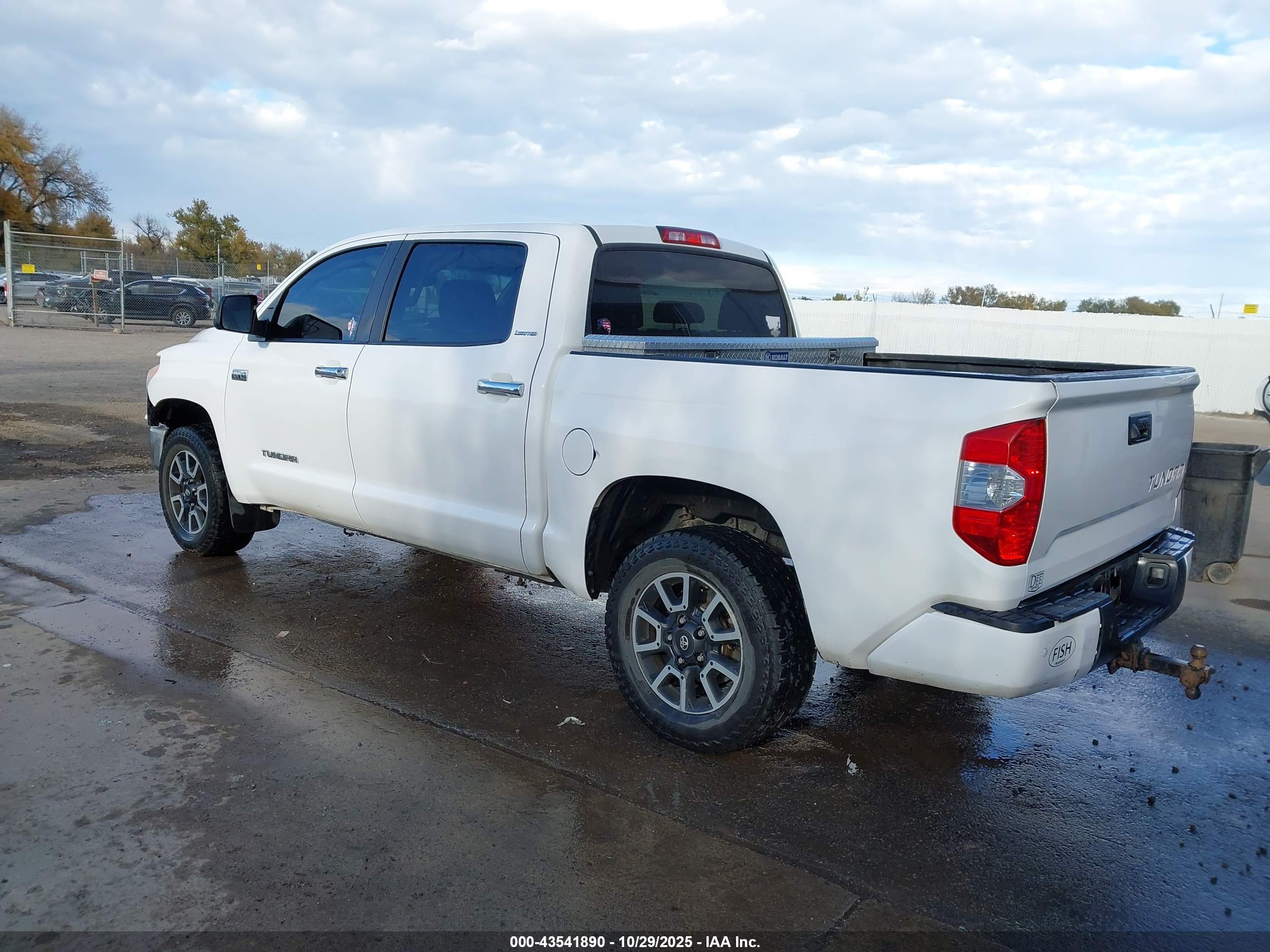 TOYOTA TUNDRA image 3