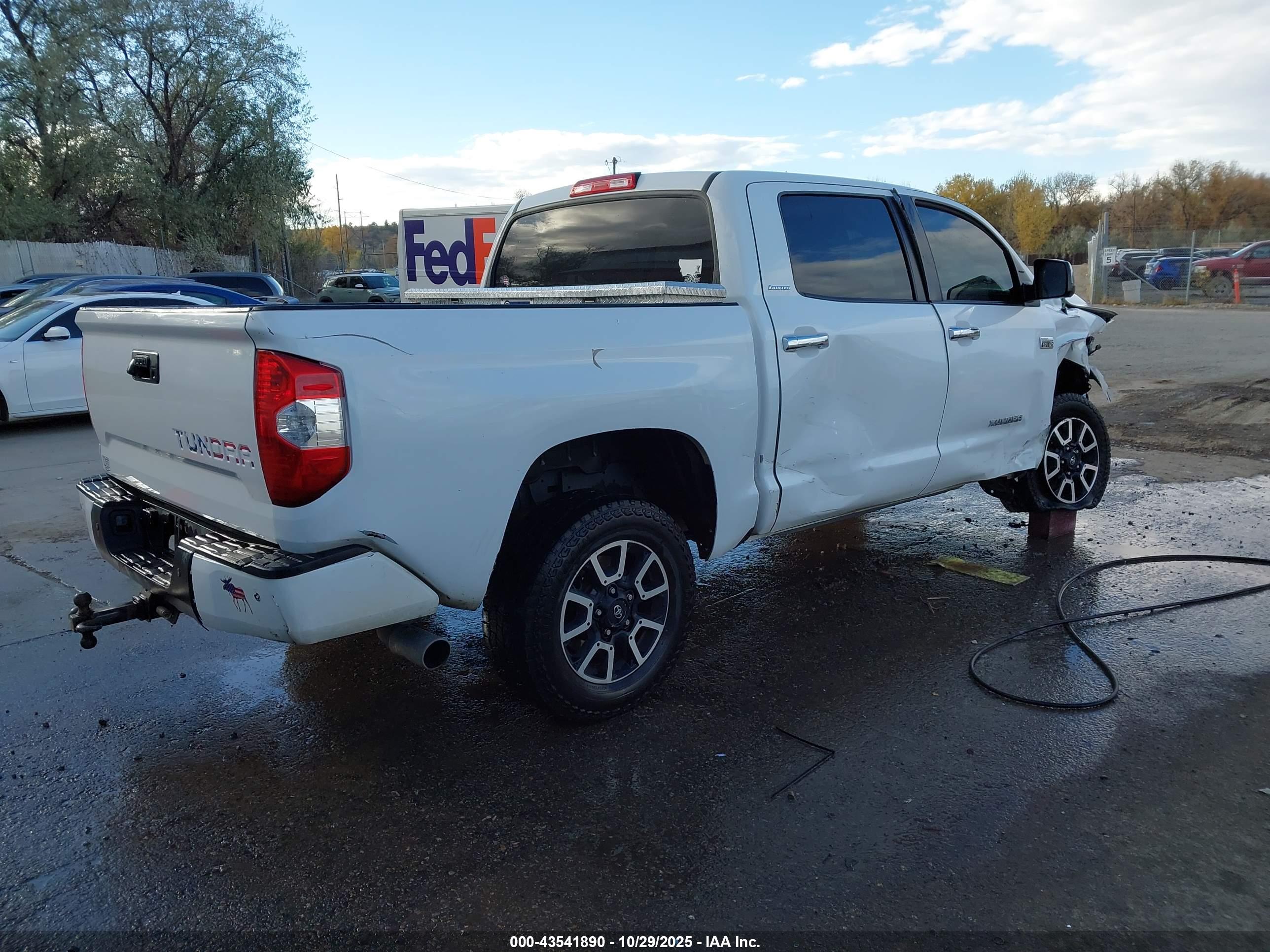 TOYOTA TUNDRA image 4