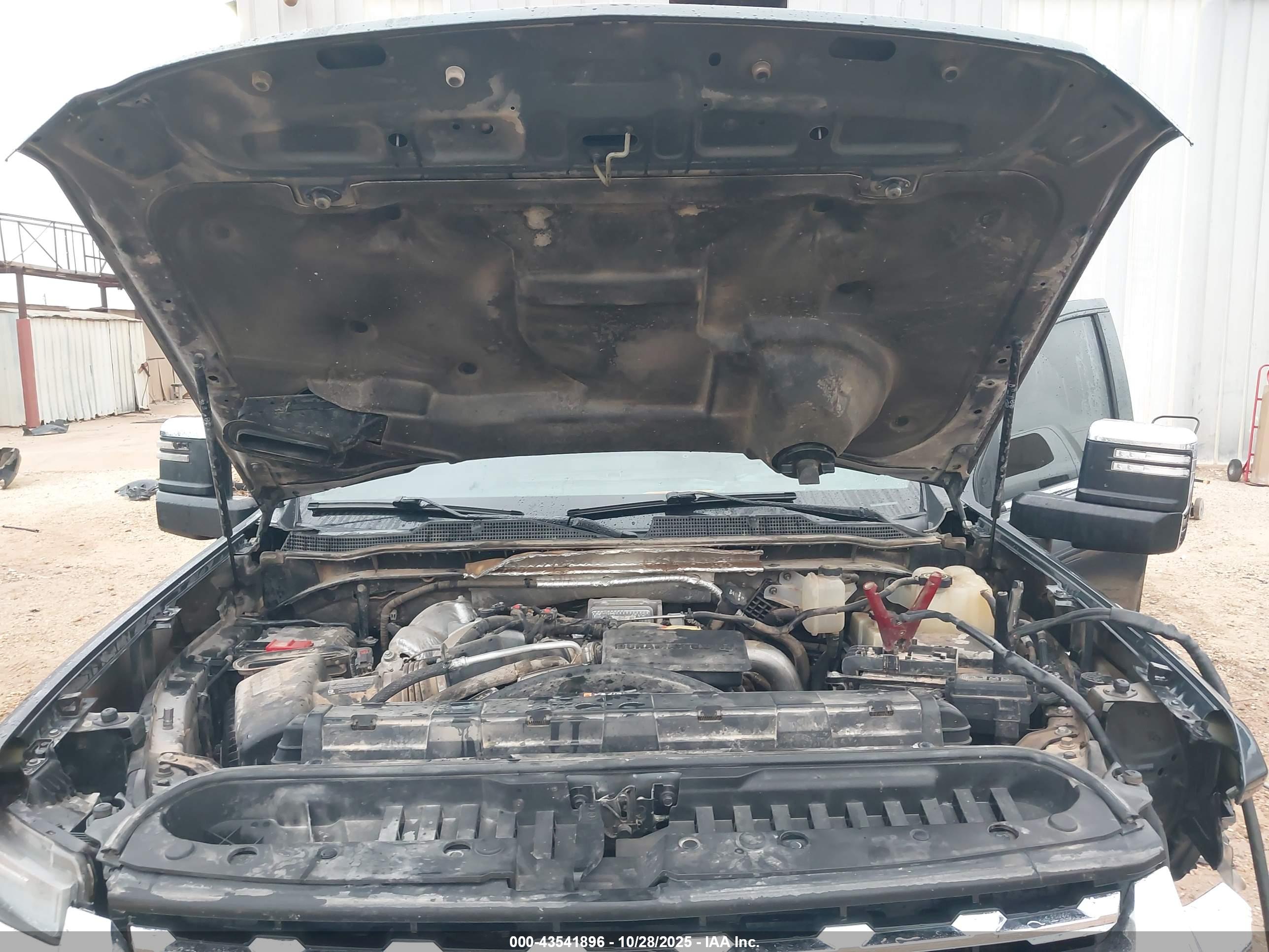 CHEVROLET SILVERADO image 10