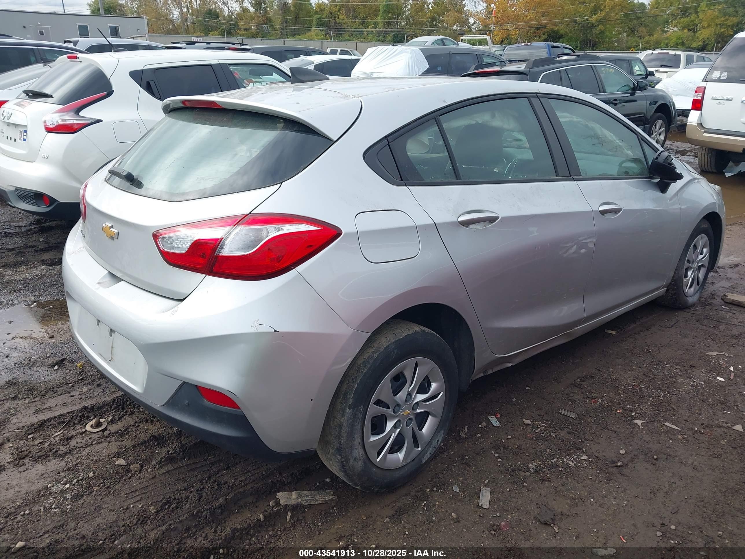 CHEVROLET CRUZE image 4