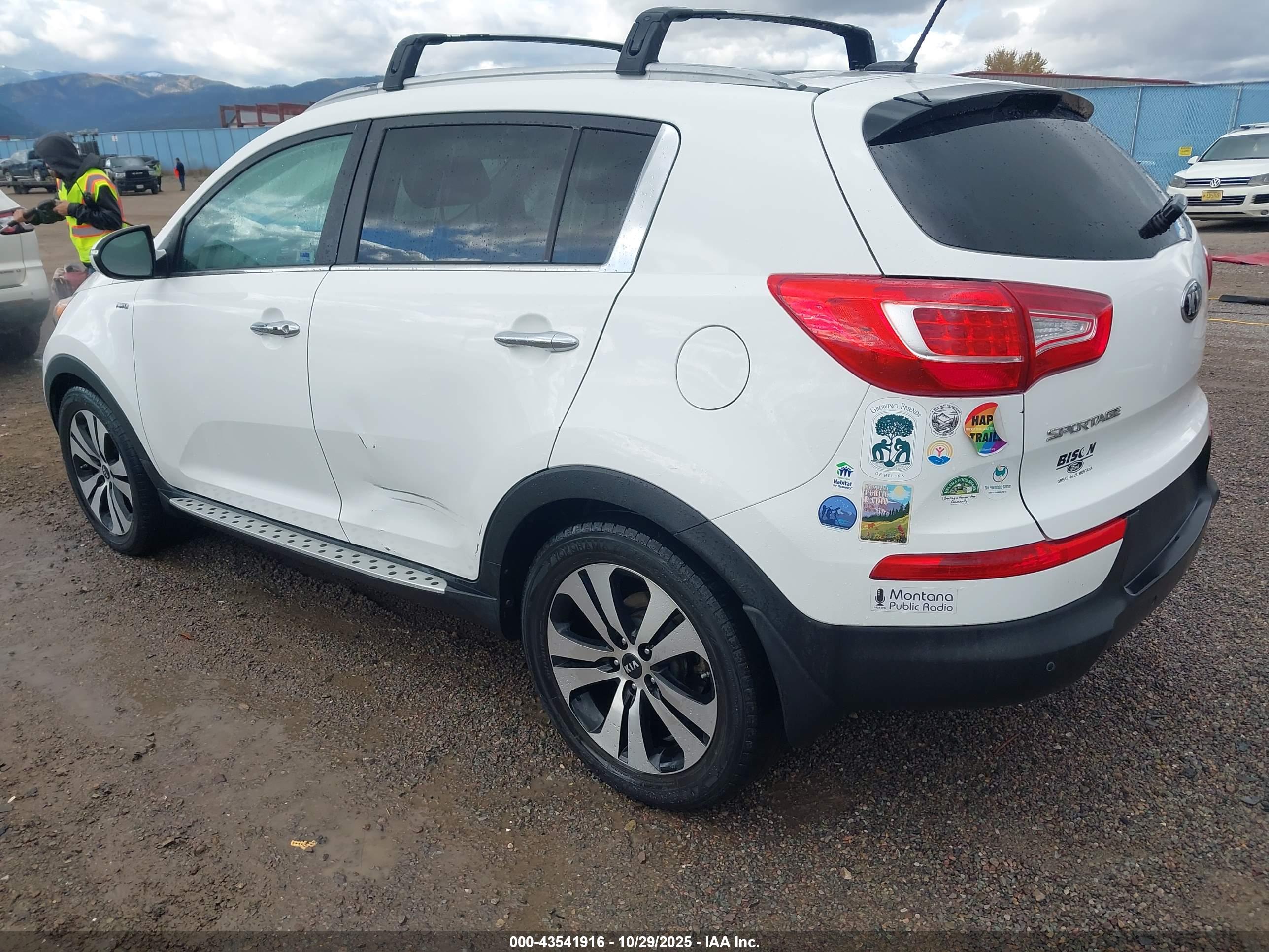 KIA SPORTAGE image 3