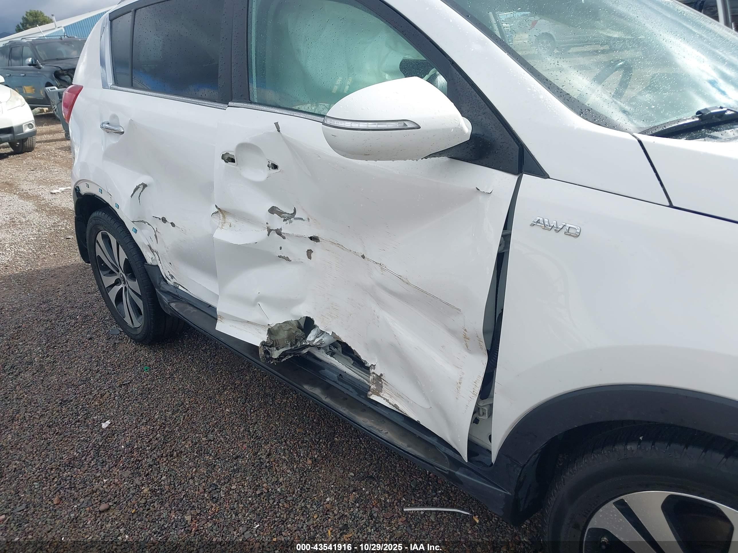 KIA SPORTAGE image 6