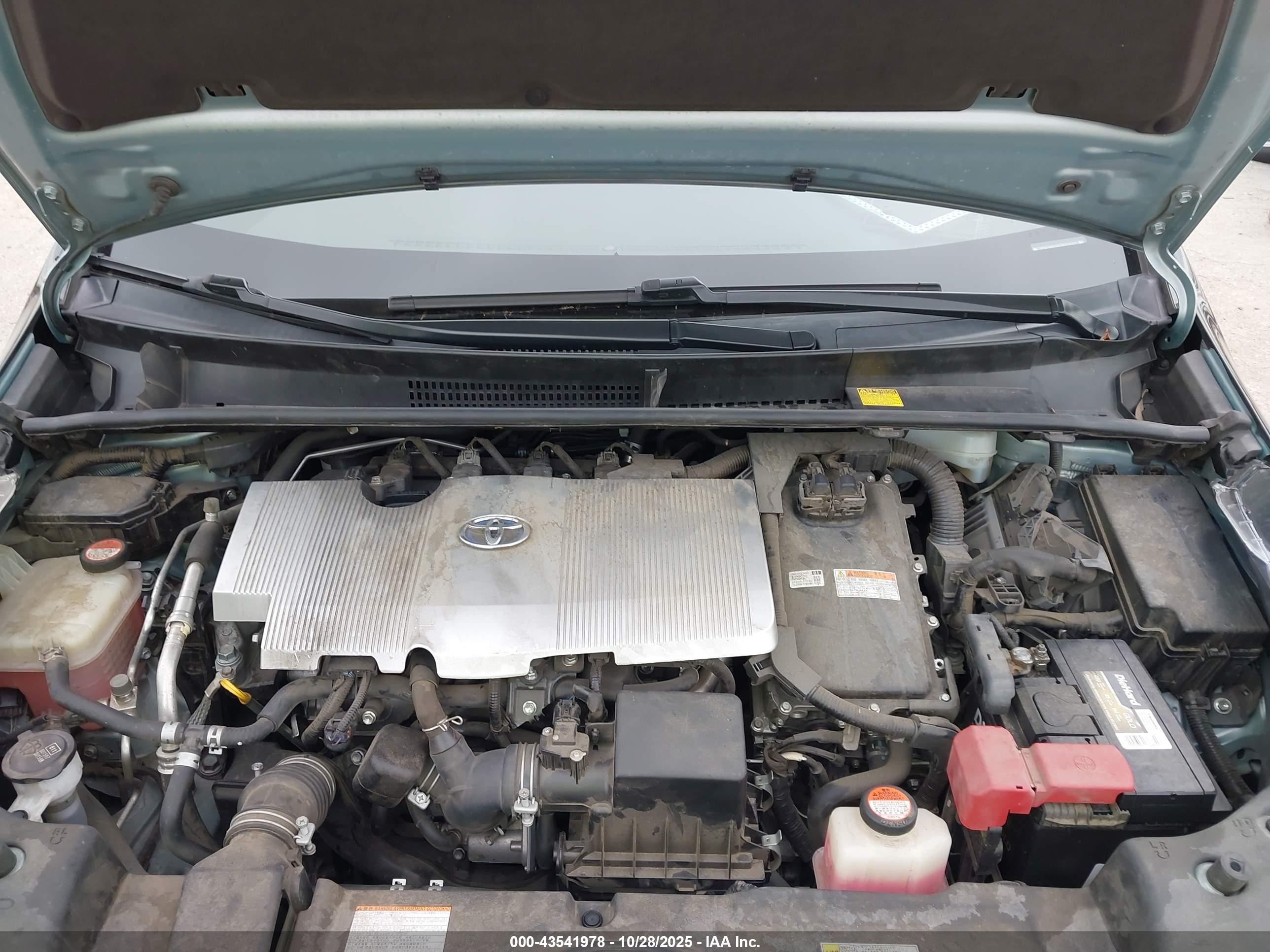 TOYOTA PRIUS image 10