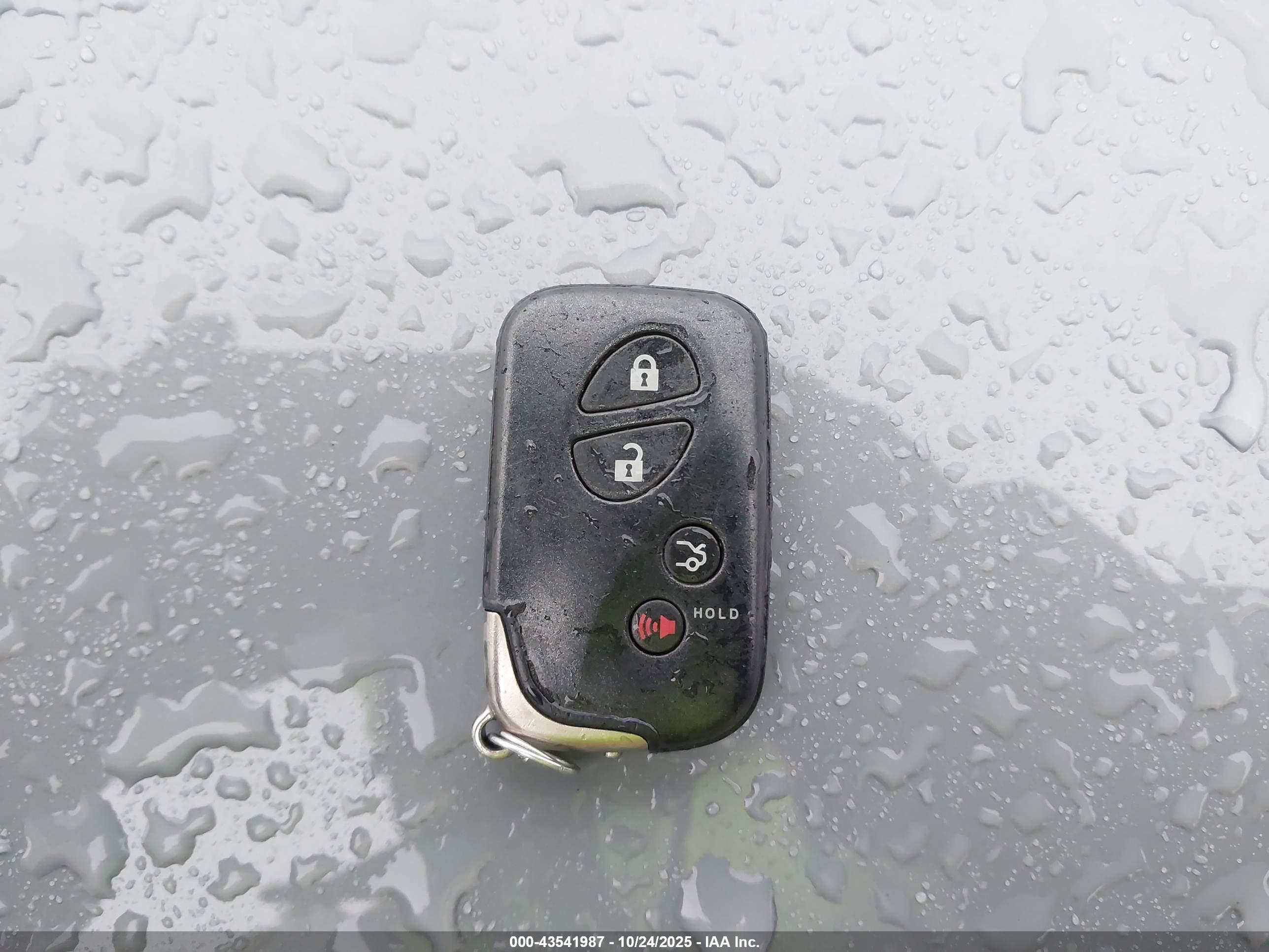 LEXUS IS image 11