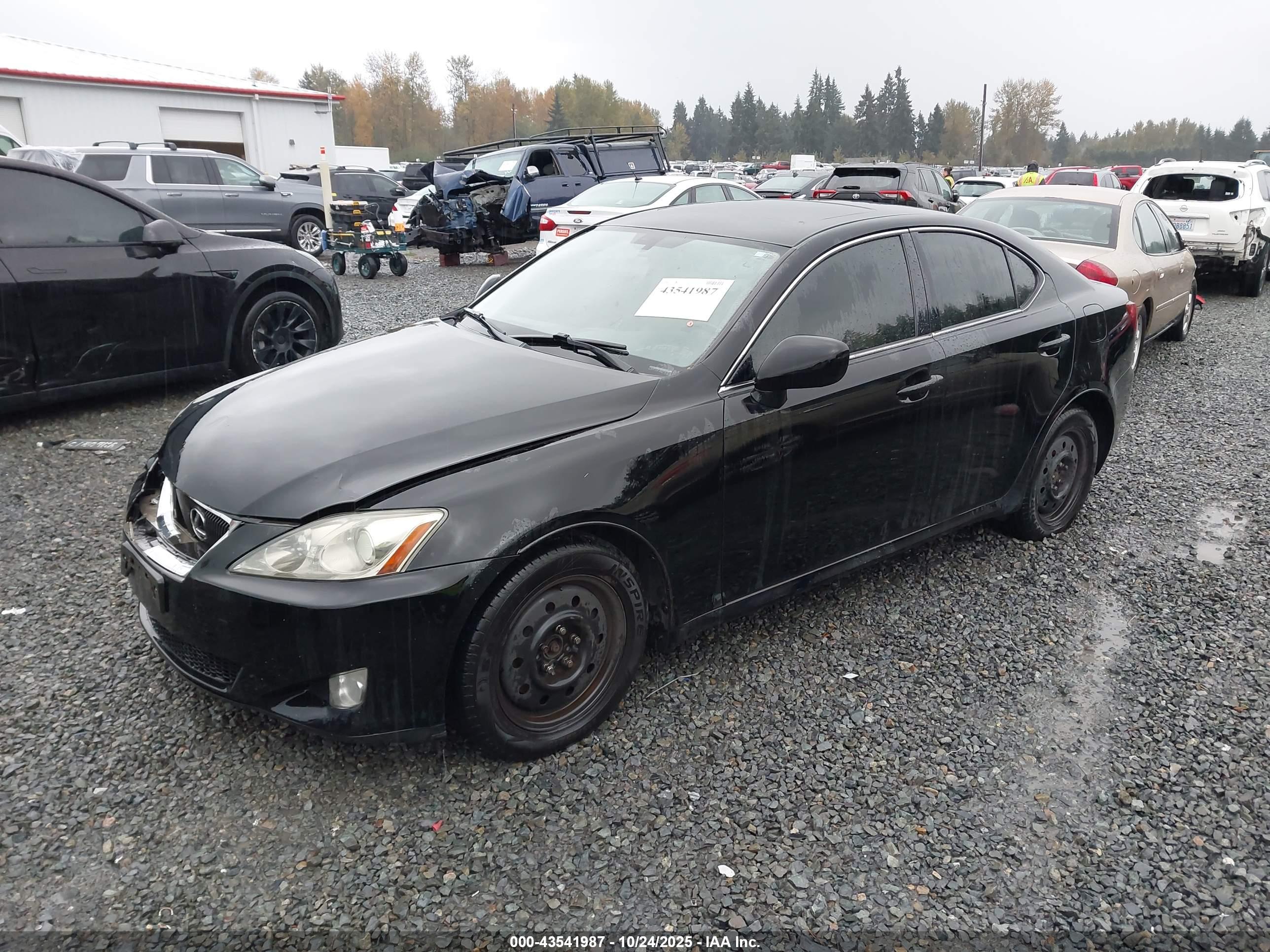LEXUS IS image 2