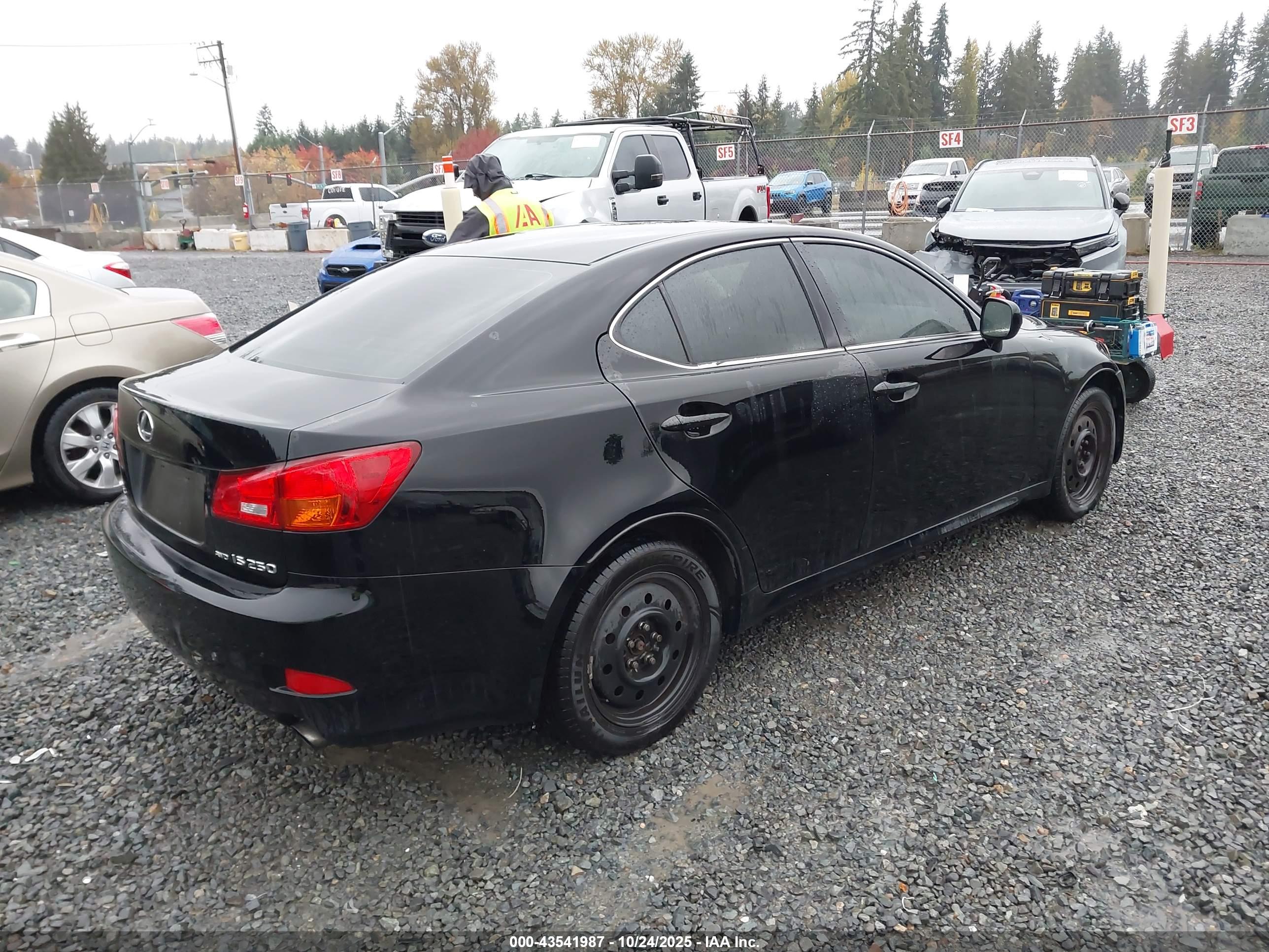 LEXUS IS image 4