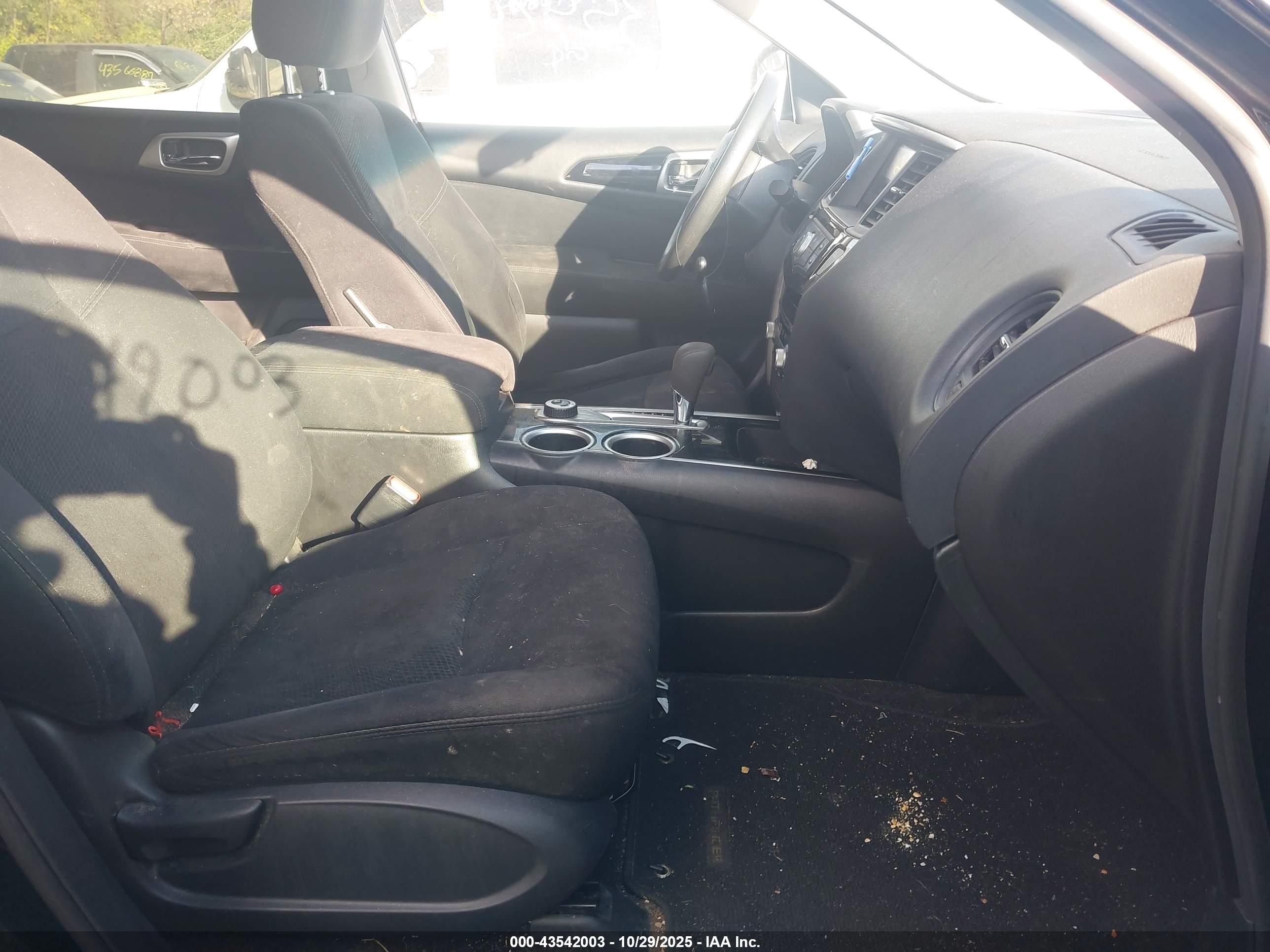 NISSAN PATHFINDER image 5