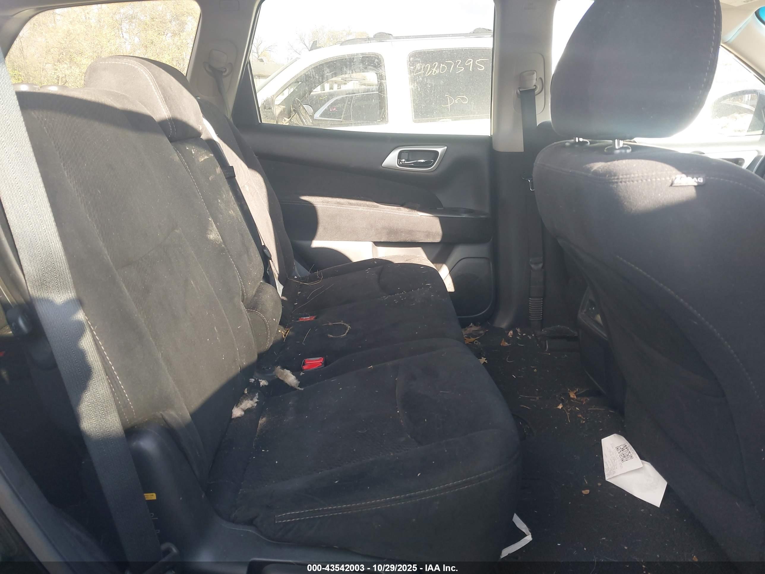 NISSAN PATHFINDER image 8