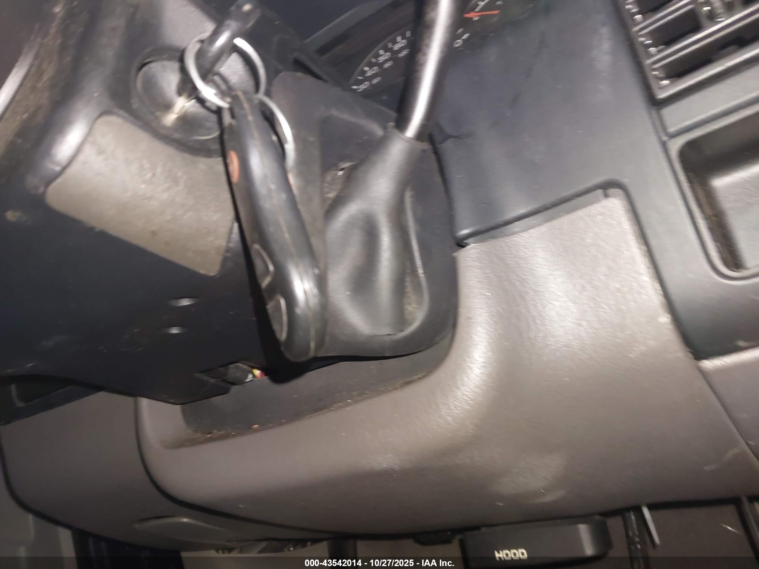 DODGE DAKOTA image 11