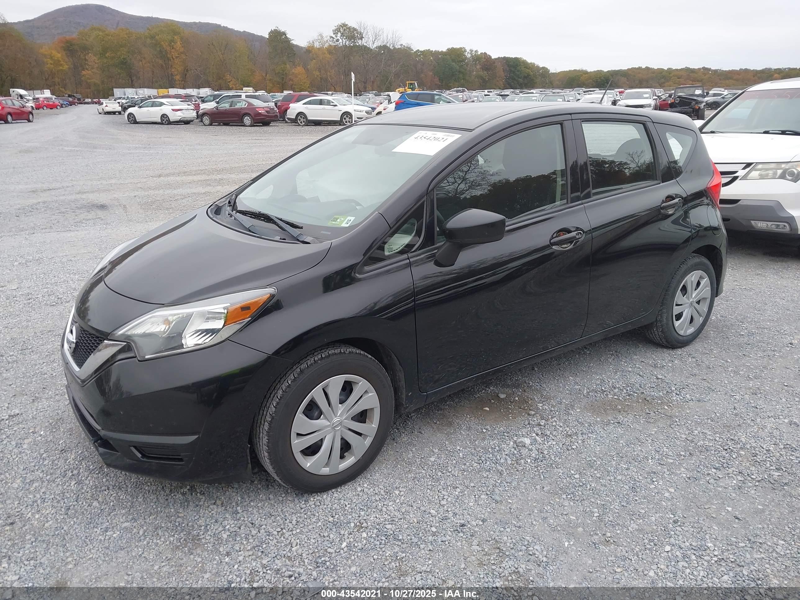 NISSAN VERSA image 2