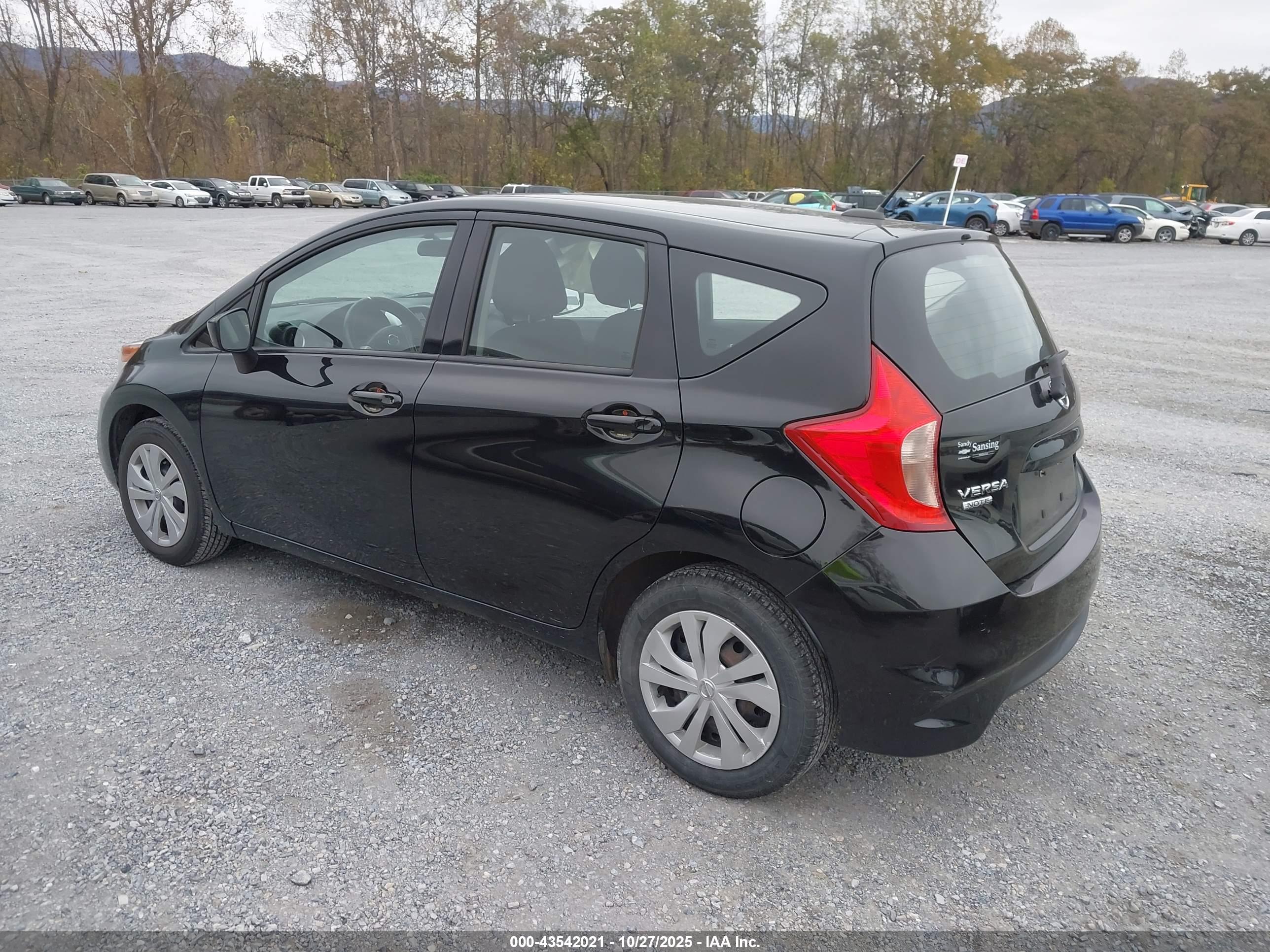 NISSAN VERSA image 3