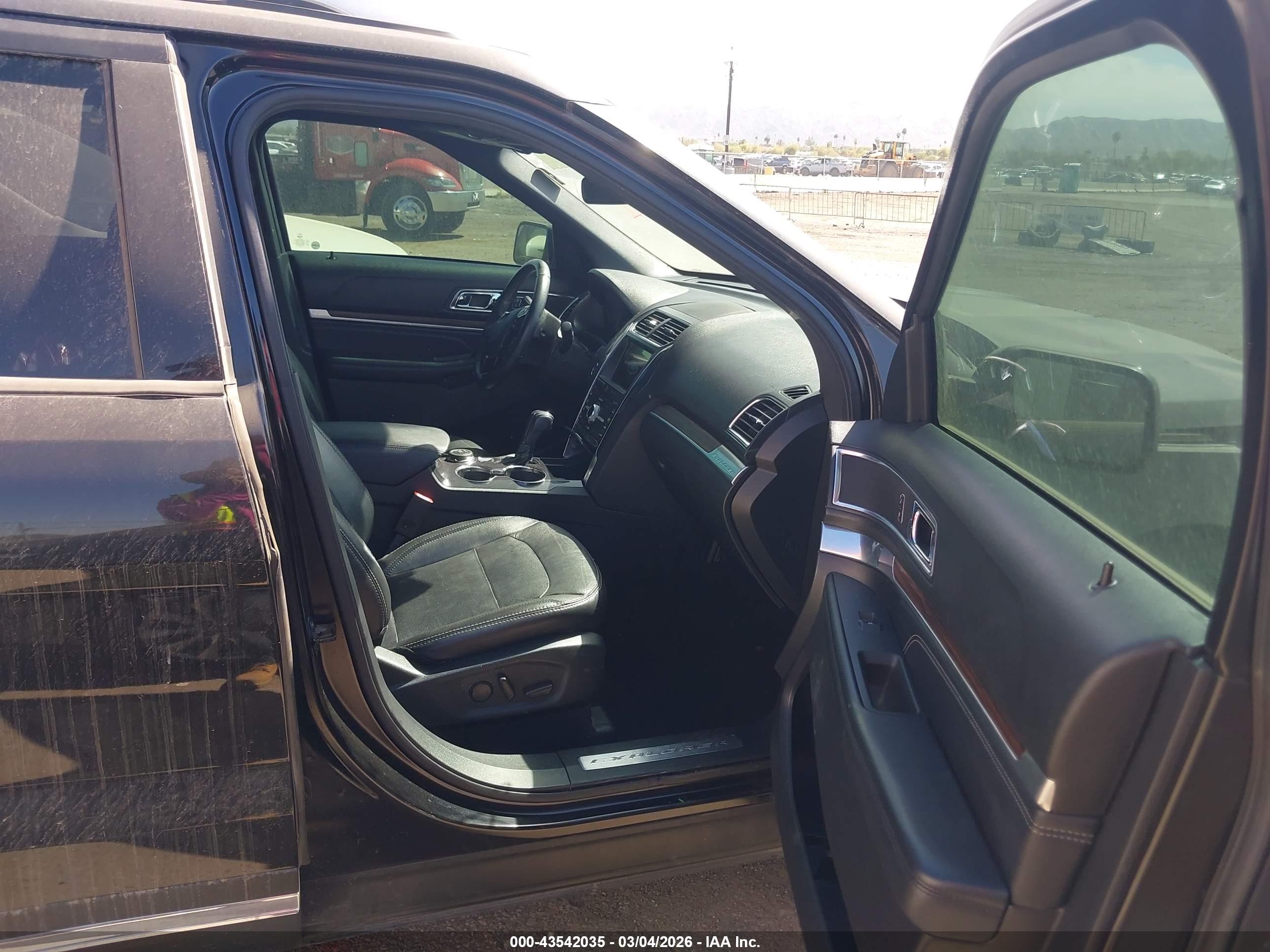 FORD EXPLORER image 5