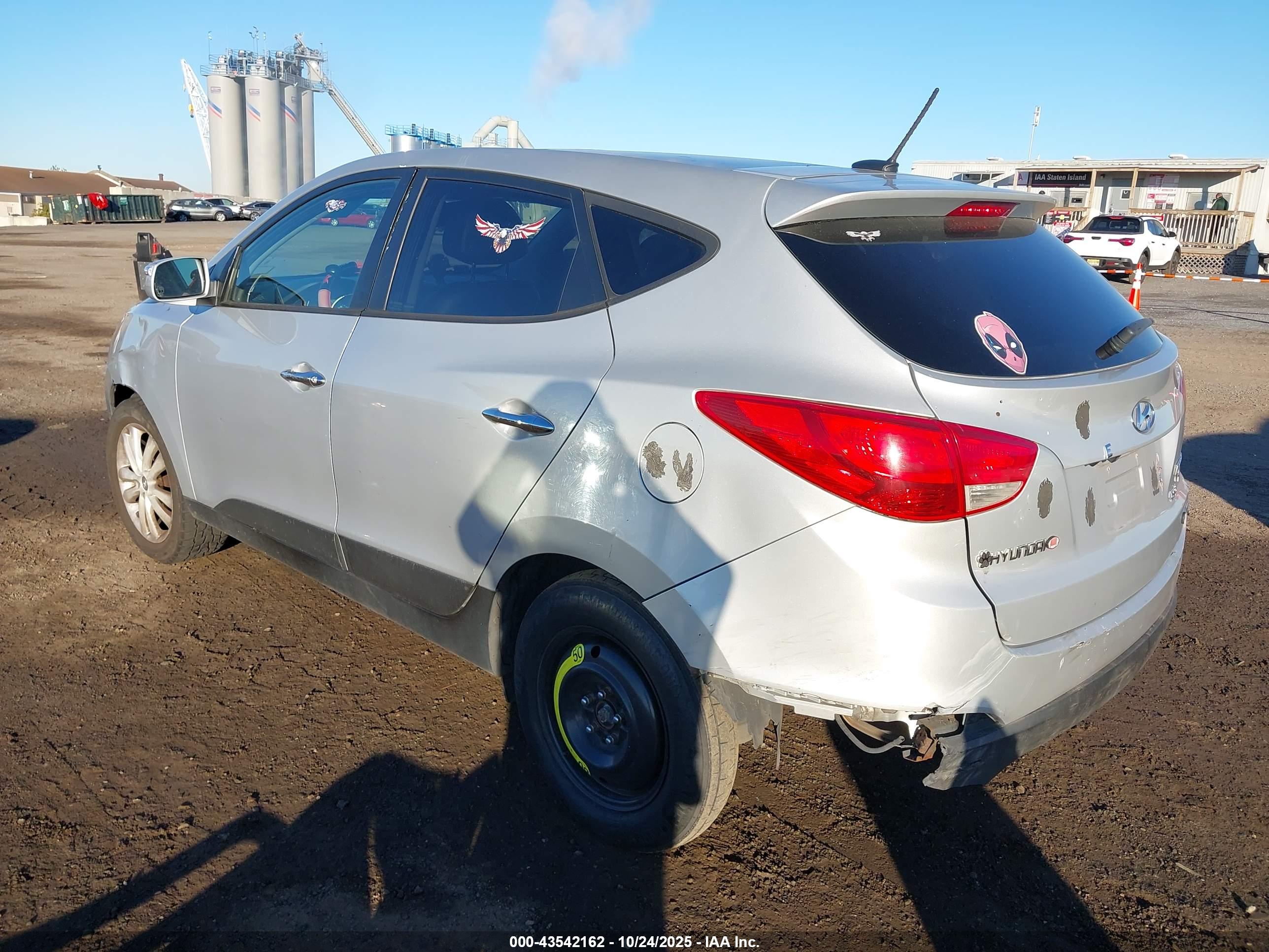 HYUNDAI TUCSON image 3