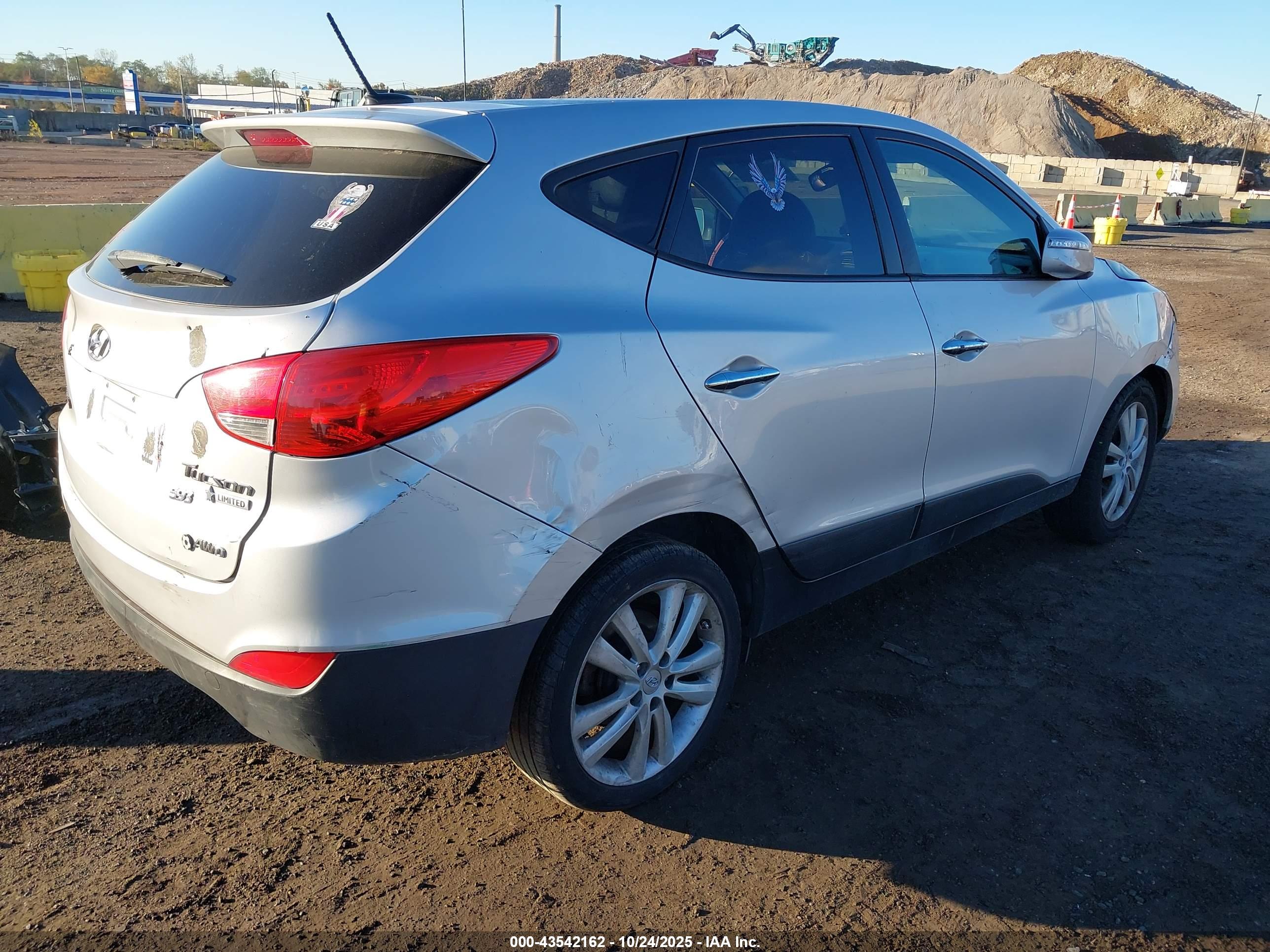 HYUNDAI TUCSON image 4