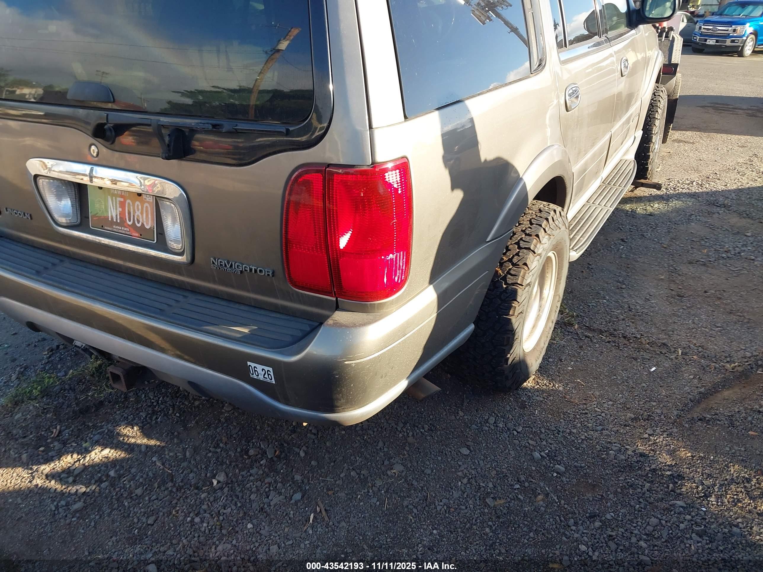 LINCOLN NAVIGATOR image 4
