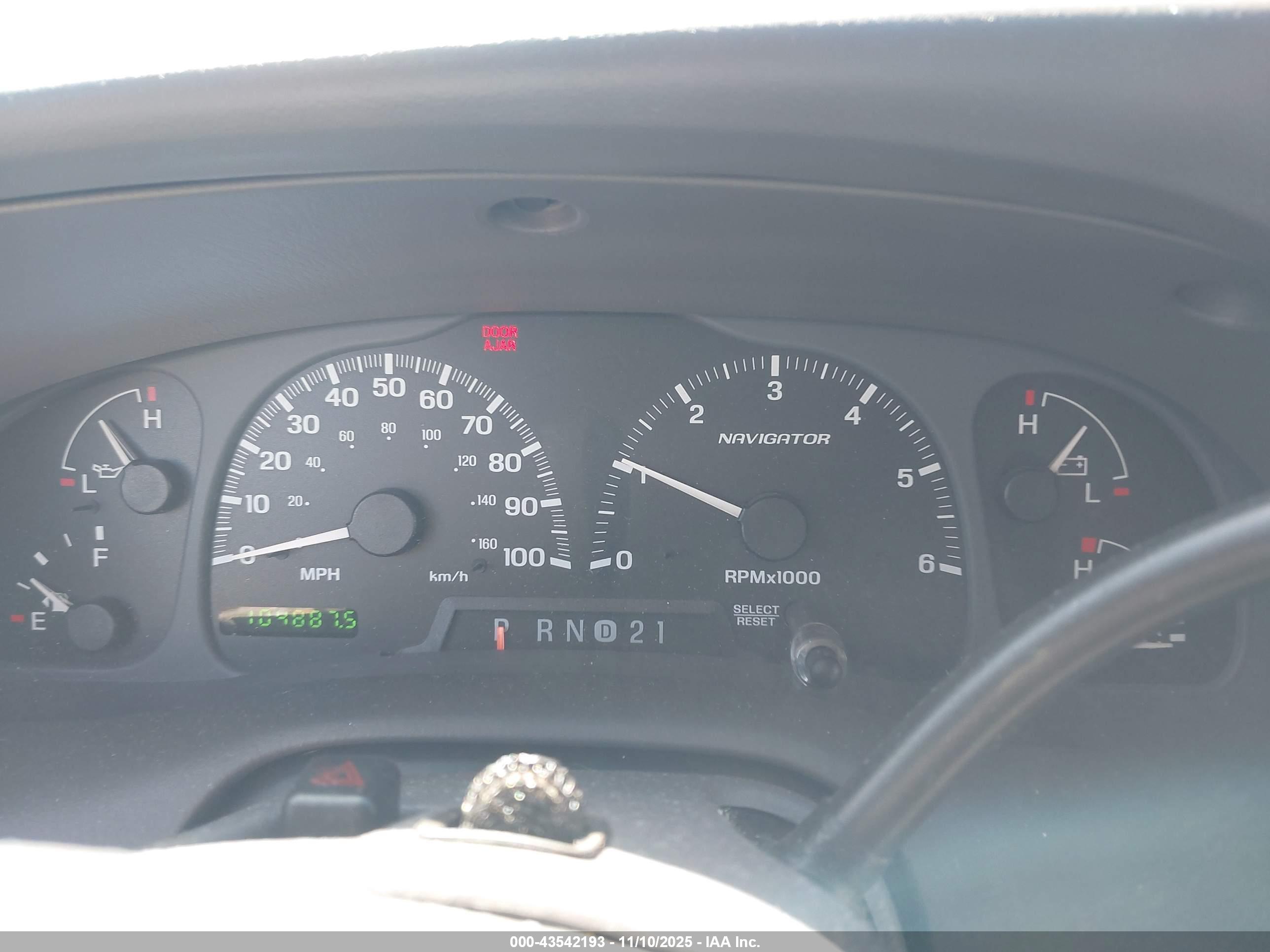 LINCOLN NAVIGATOR image 7
