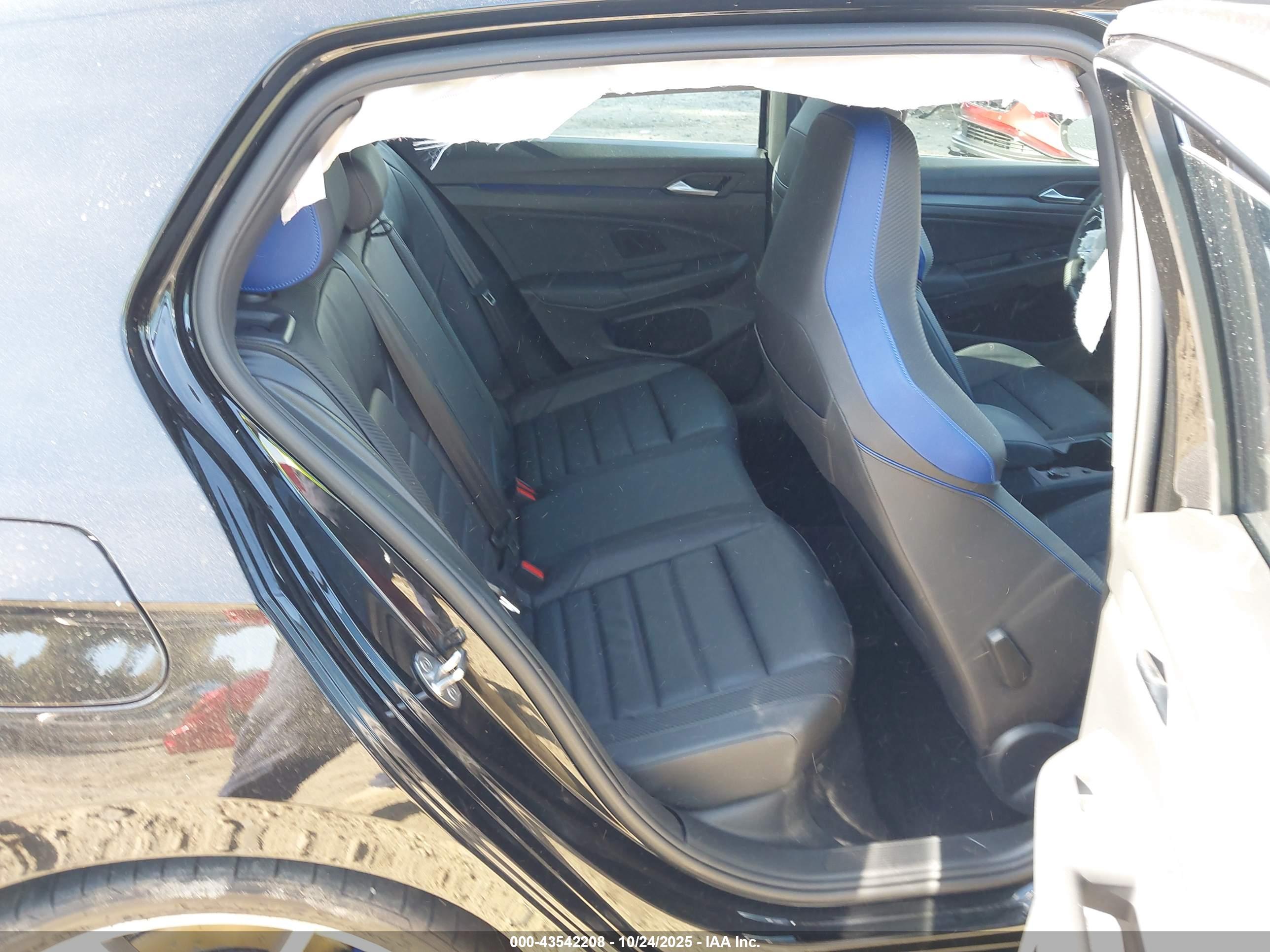 VOLKSWAGEN GOLF image 8
