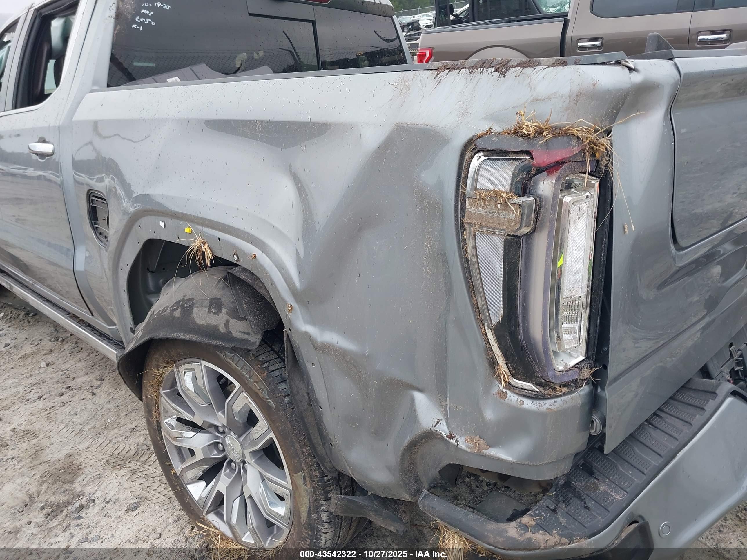 GMC SIERRA image 6