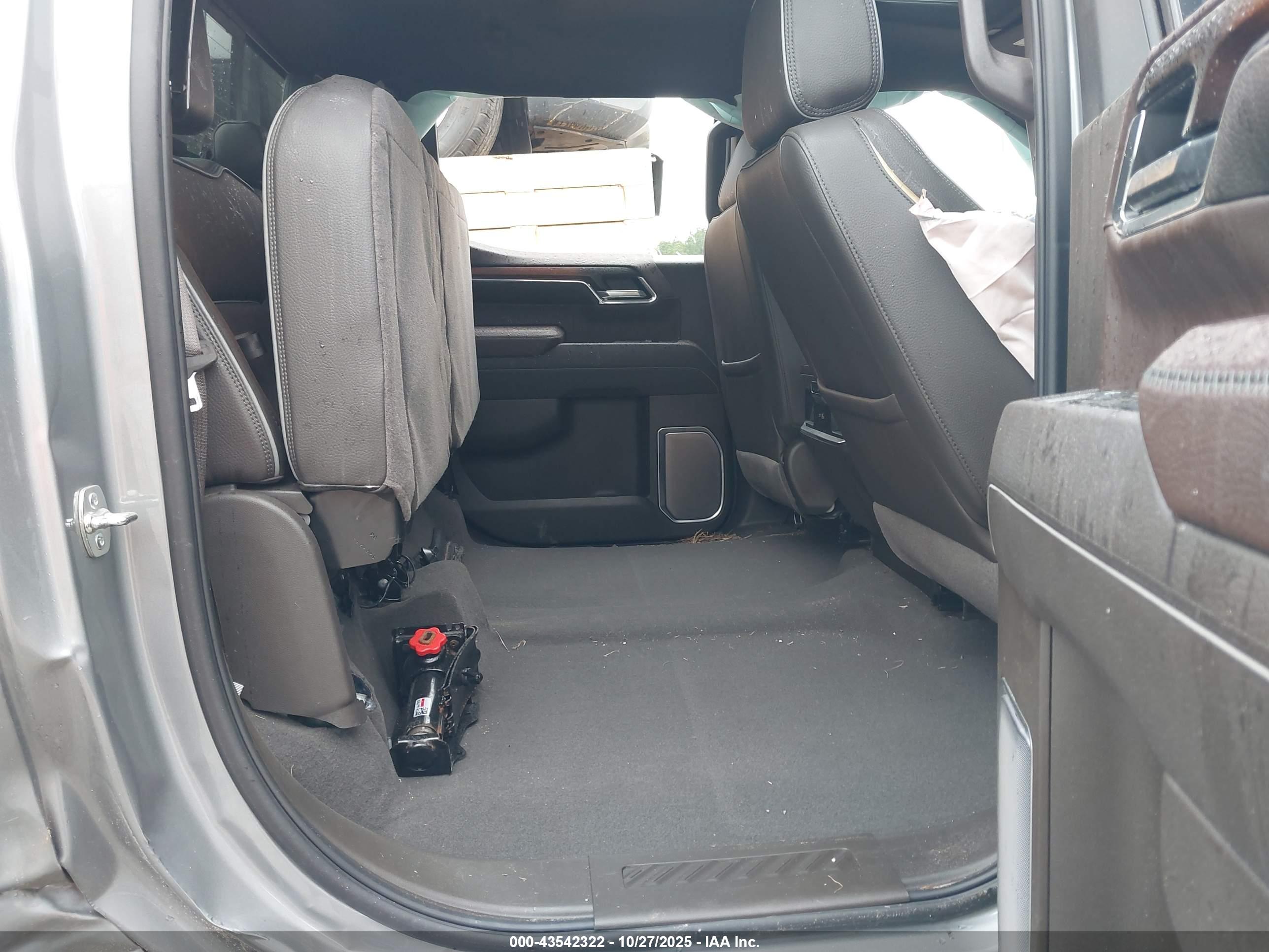 GMC SIERRA image 8