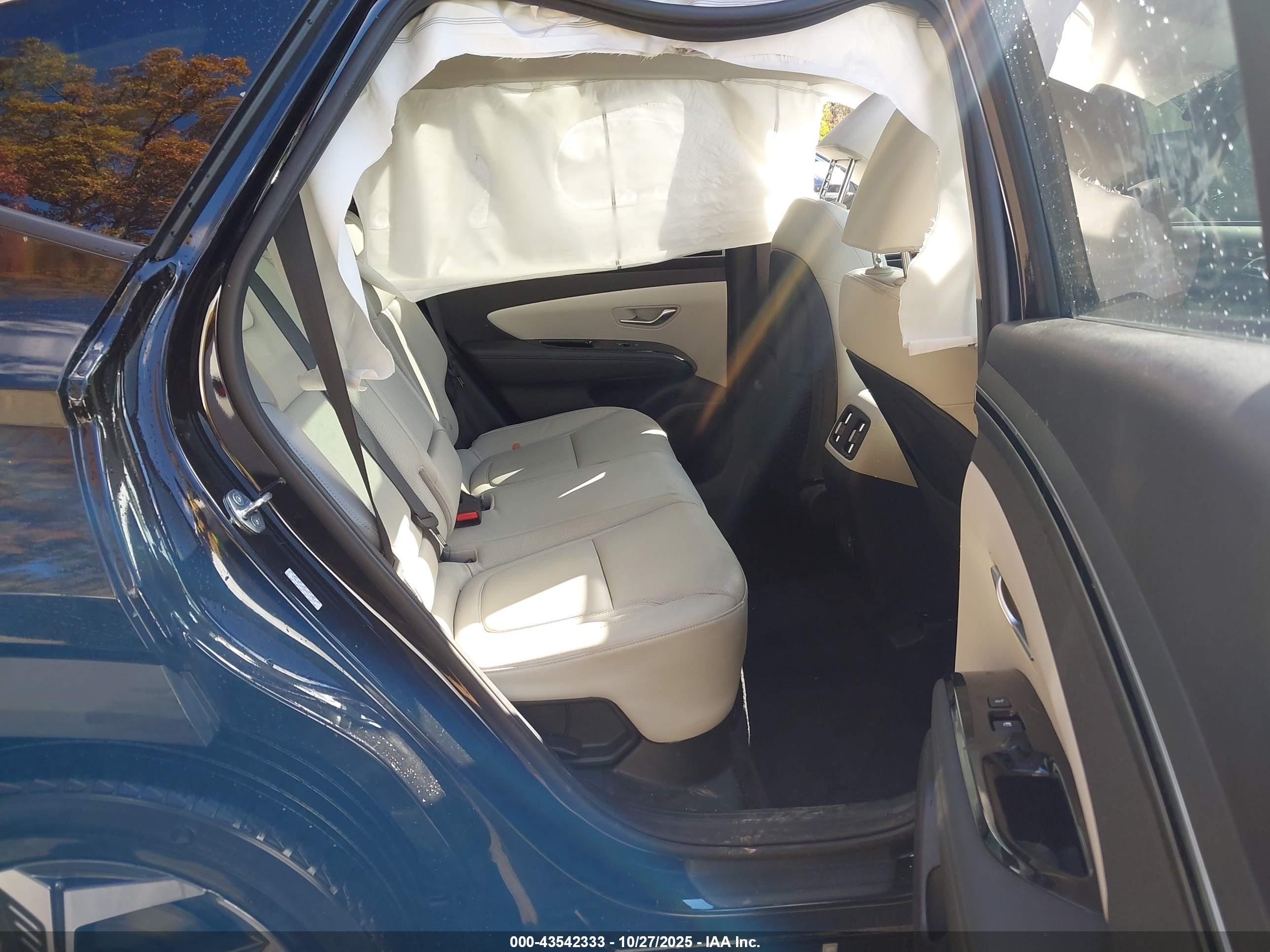 HYUNDAI TUCSON image 8