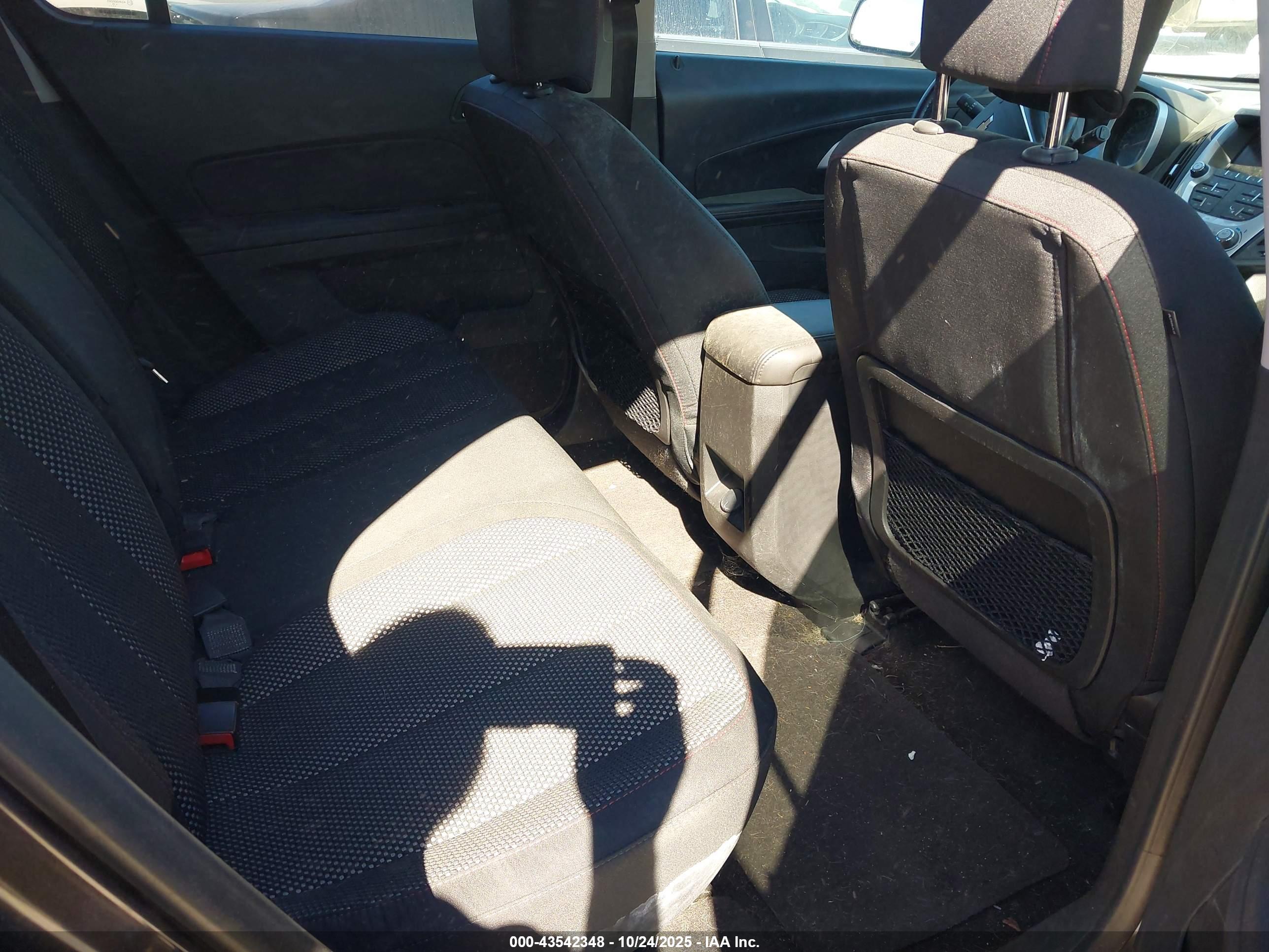 CHEVROLET EQUINOX image 8