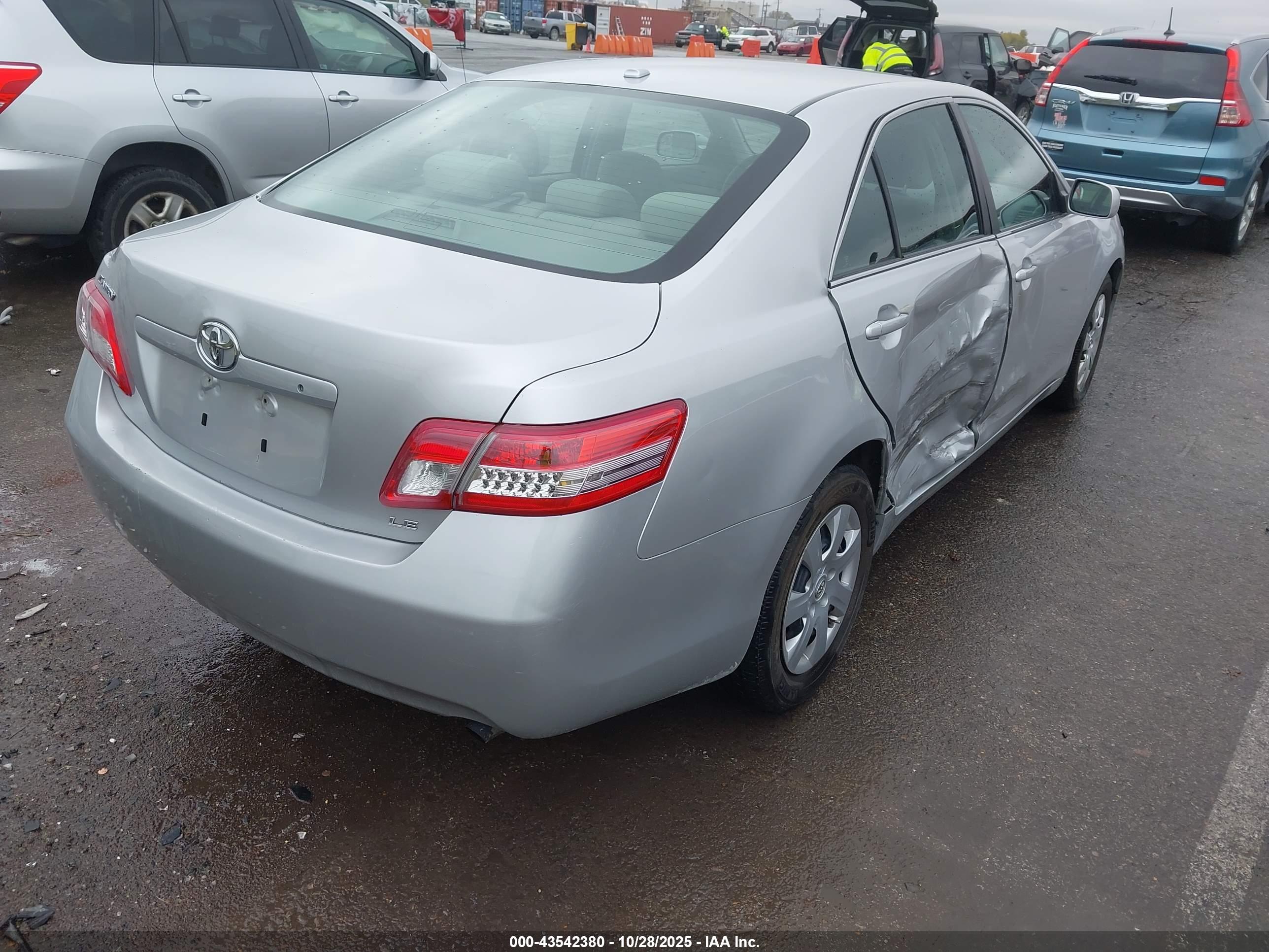 TOYOTA CAMRY image 4