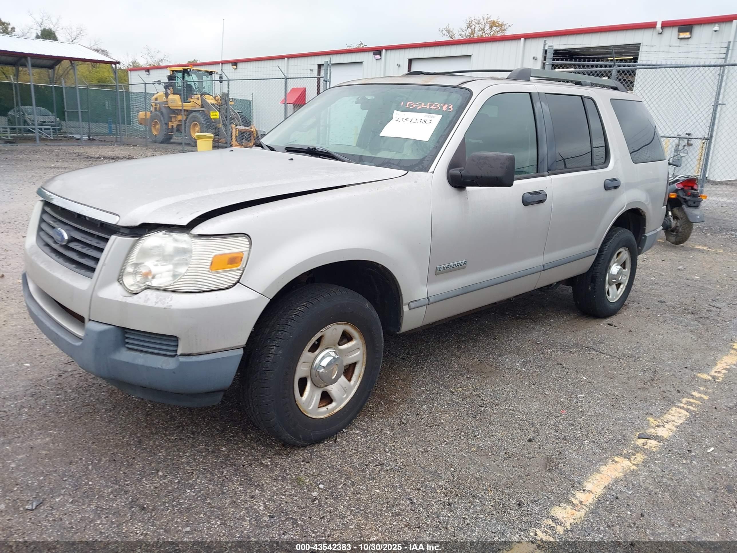 FORD EXPLORER image 2