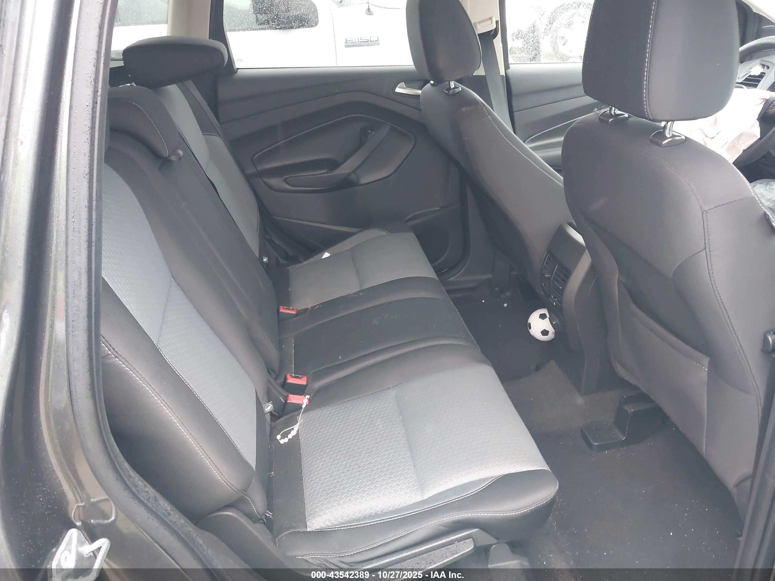 FORD ESCAPE image 8